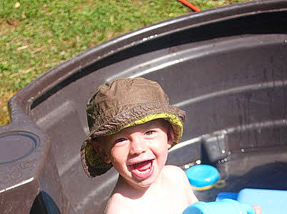 Taïron a rejoint le concours — aidez-le/la à gagner de superbes lots ! auto_part, baseball_cap, bumper, cap, cowboy_hat, eye, eyewear, fashion_accessory, fedora, fun, happy, hat, headgear, headwear, leisure, person, personal_protective_equipment, recreation, sun_hat, swimming_pool