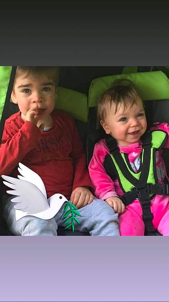 Copain participe au concours pour gagner de l'argent avec cette photo : child, day, fun, infant, joy, magenta, person, pink, play, product, sitting, smile, toddler