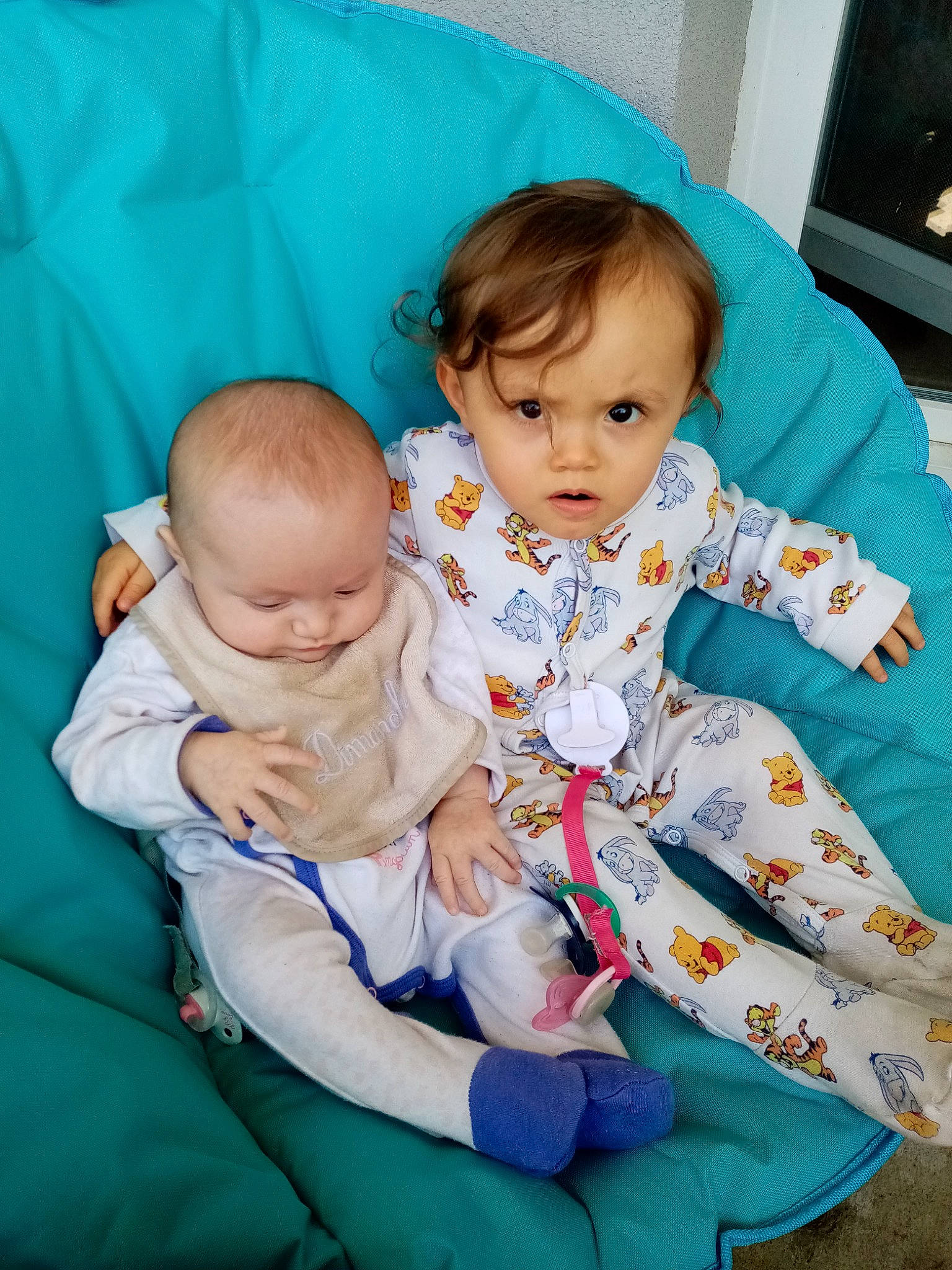 Mai Ly participe au concours pour gagner de l'argent avec cette photo : baby, baby_toddler_clothing, blue, cheek, child, comfort, couch, eye, fun, grass, hairstyle, happy, iris, lap, person, product, sitting, skin, sleeve, t_shirt