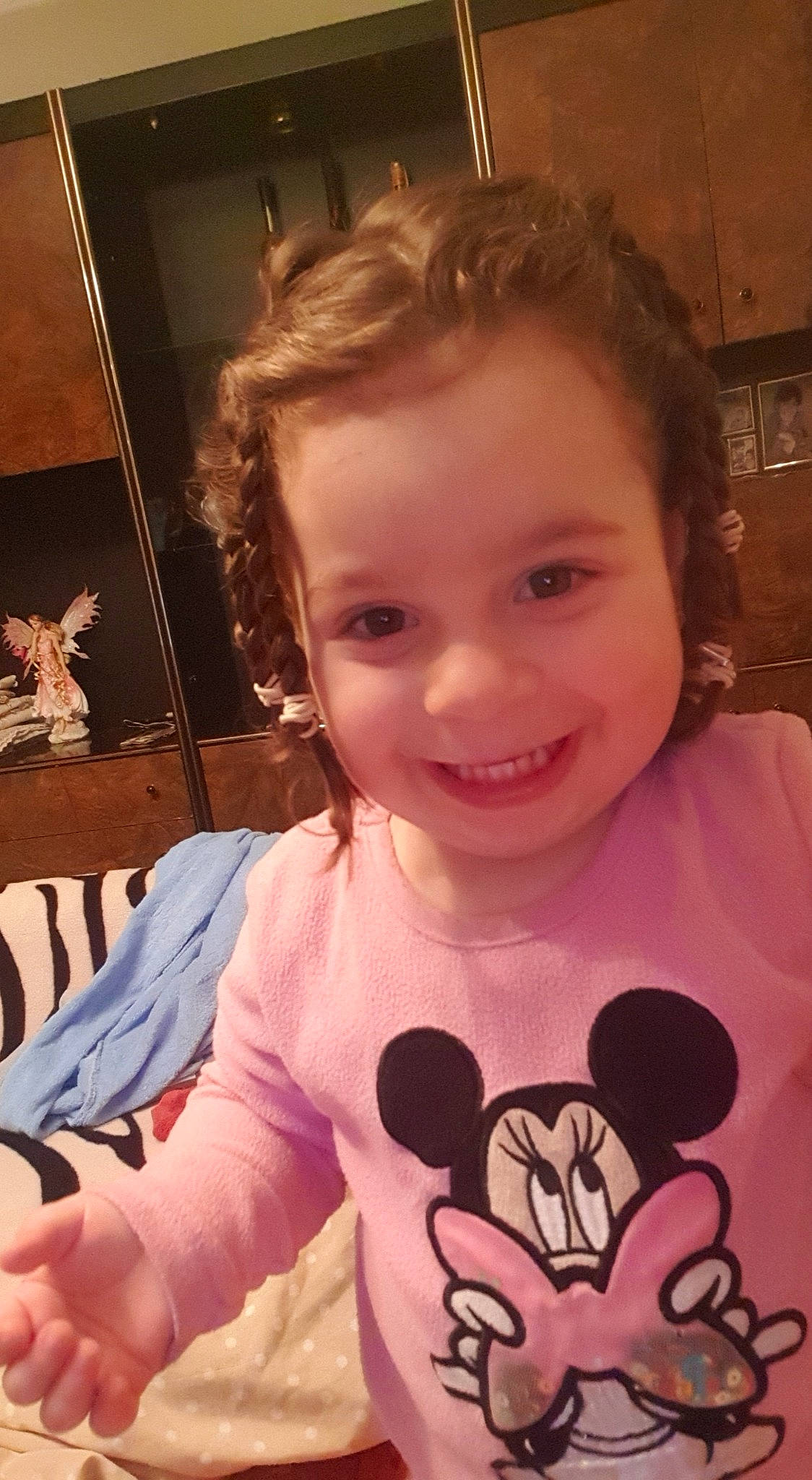 Giulia a rejoint le concours — aidez-le/la à gagner de superbes lots ! baby, baby_toddler_clothing, cheek, child, cool, eye, eyebrow, facial_expression, forehead, happy, iris, joy, lip, long_sleeved_t_shirt, person, pink, pleased, throat, toddler, tooth