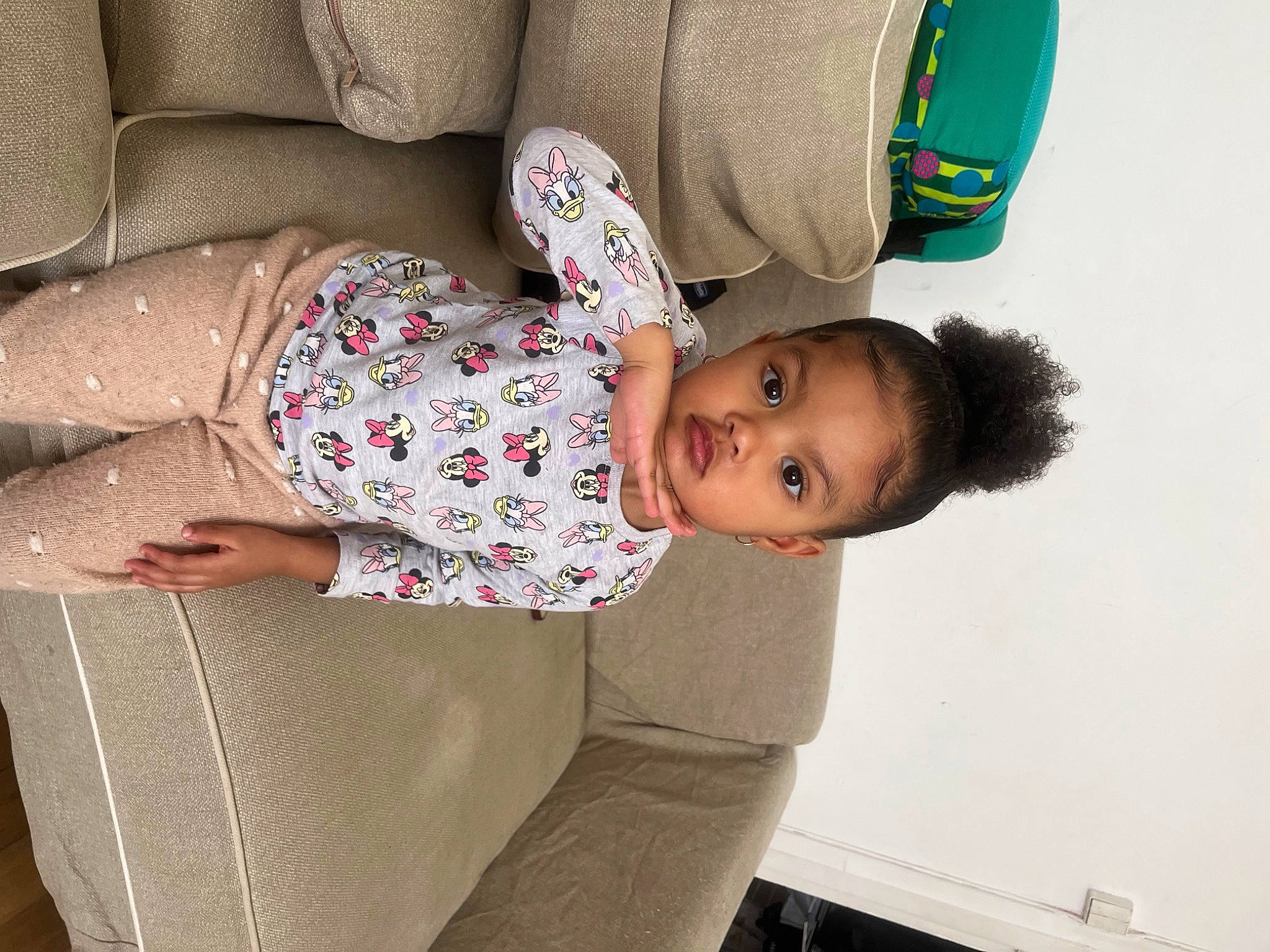 Arya participe au concours pour gagner de l'argent avec cette photo : arm, baby, baby_products, baby_sleeping, baby_toddler_clothing, cheek, child, comfort, happy, human_body, linens, pattern, person, room, sitting, skin, sleeve, textile, toddler