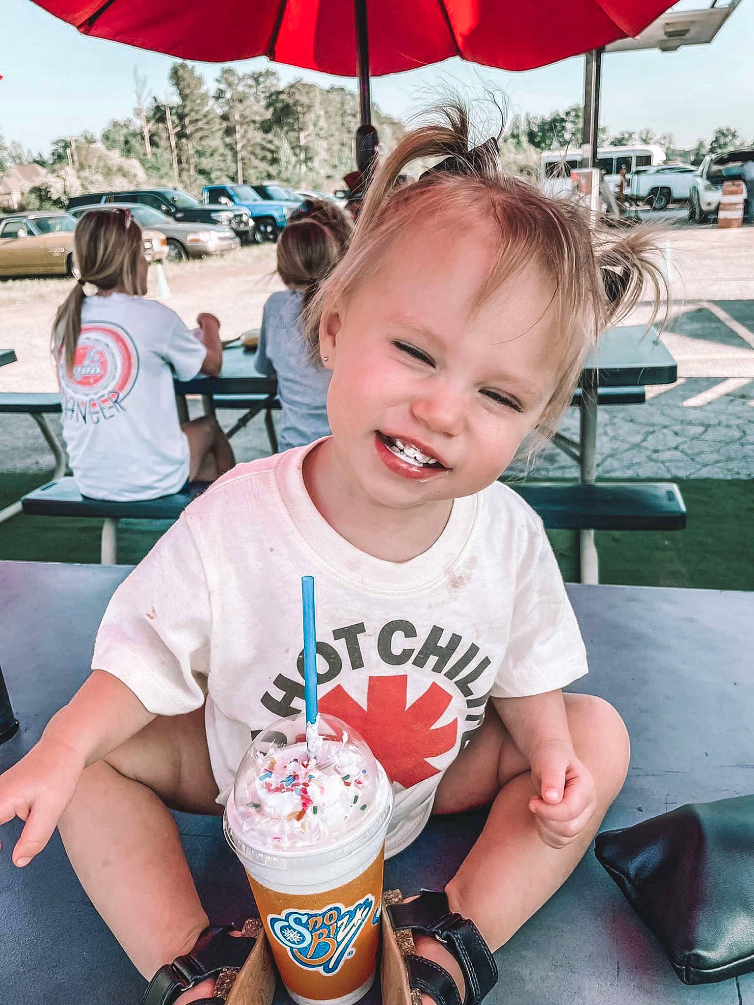 Taylinn Marlin joined the competition — help win amazing prizes! black, child, cool, green, hairstyle, happy, human, leisure, organ, people, person, photograph, pink, red, shorts, skin, smile, standing, summer, umbrella