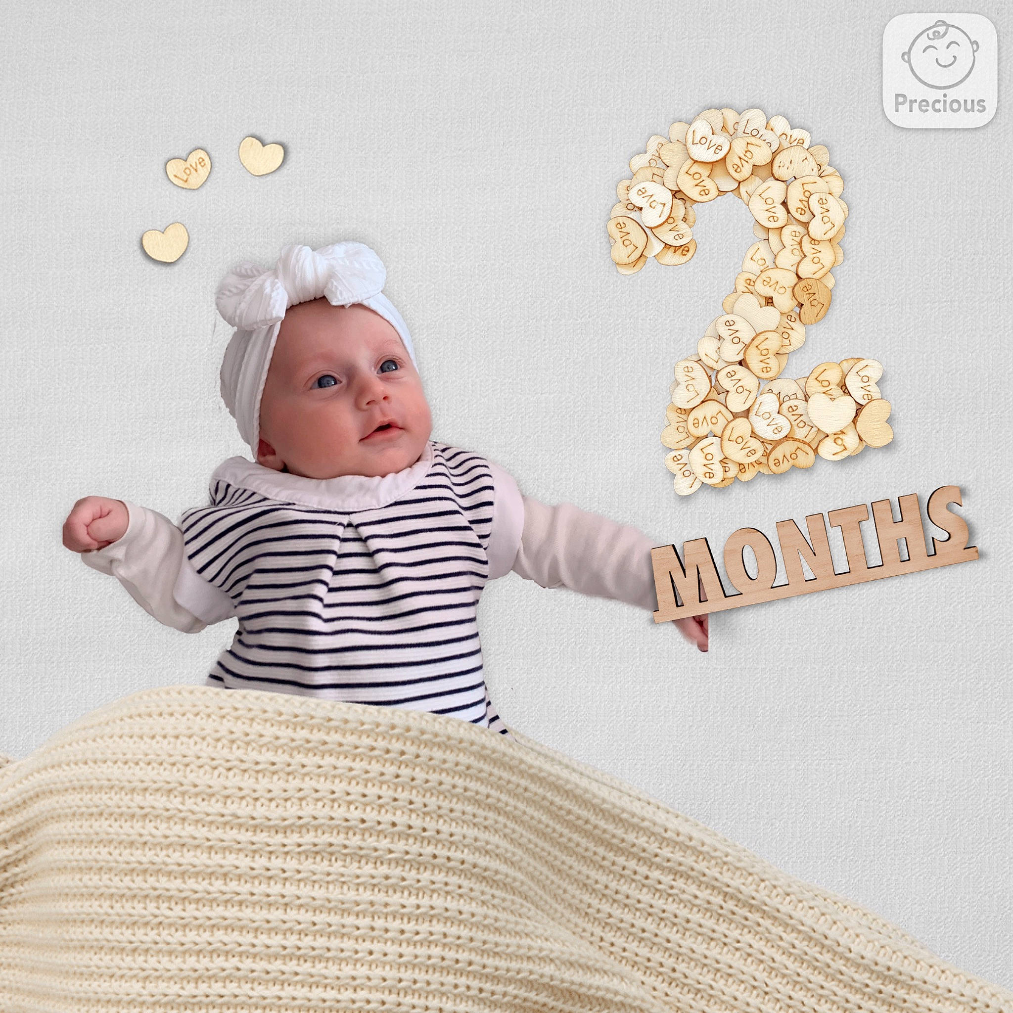 Romy participe au concours pour gagner de l'argent avec cette photo : art, baby, baby_toddler_clothing, comfort, font, gesture, happy, head, headwear, northern_seahorse, pattern, person, reptile, scaled_reptile, seahorse, serpent, sitting, sleeve, snake, symbol