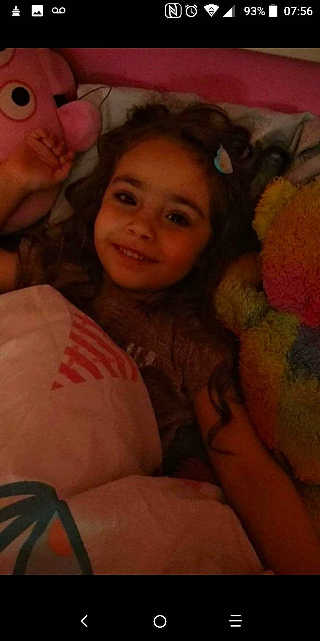 Nevaeh is registered to the contest to win money with this photo: brown_hair, cheek, child, eye, eyebrow, face, finger, flesh, head, joy, leg, lip, long_hair, mouth, neck, nose, person, pink, thigh, thumb