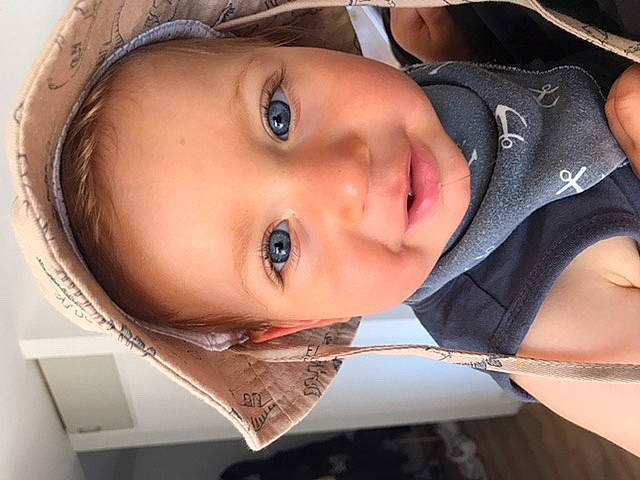 Sandro participe au concours pour gagner de l'argent avec cette photo : cheek, chin, cool, eye, eyebrow, eyelash, flash_photography, fun, hairstyle, happy, hat, headgear, iris, jaw, lip, mouth, neck, nose, person, skin