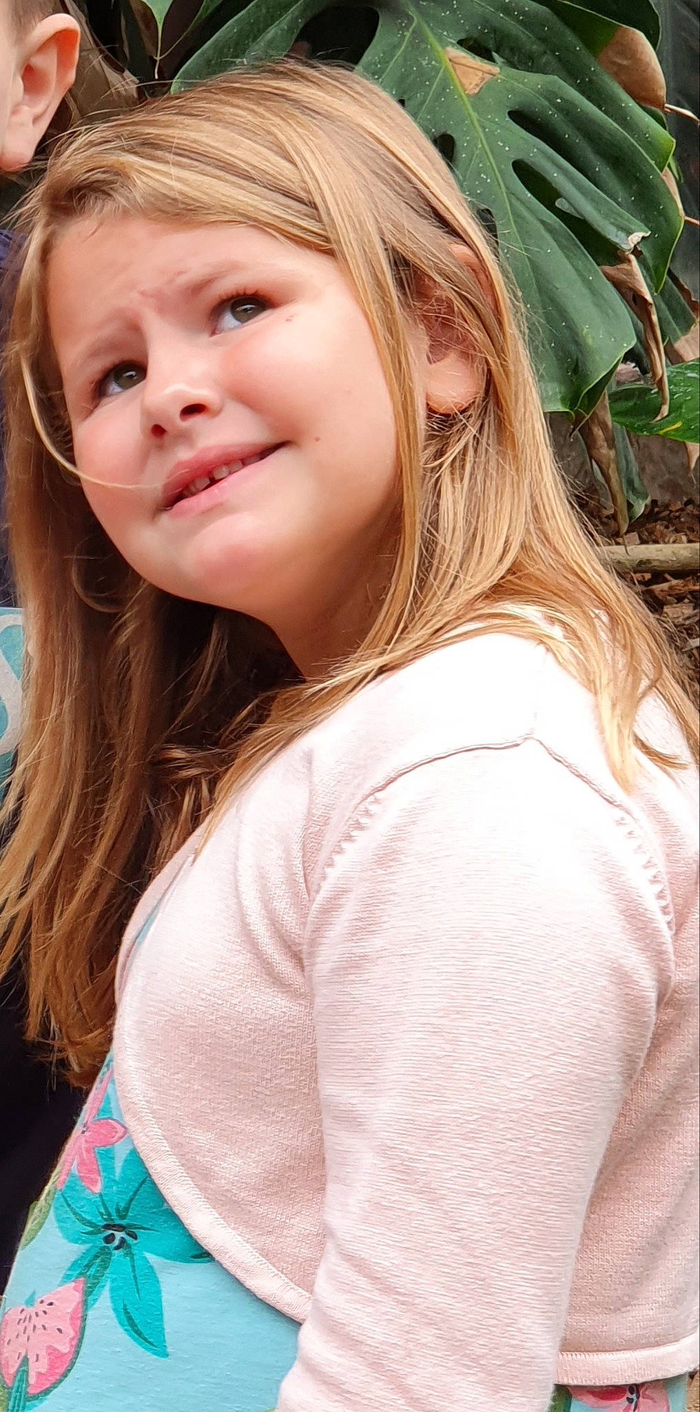 Maeline a rejoint le concours — aidez-le/la à gagner de superbes lots ! cheek, chin, eye, eyebrow, eyelash, flash_photography, hair, hairstyle, happy, head, iris, jaw, joy, lip, mouth, nose, organ, people_in_nature, person, shoulder