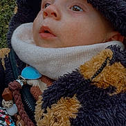 Malo Chambre a rejoint le concours — aidez-le/la à gagner de superbes lots ! accessory, baby, child, closeup, colorful, cute, face, fuzzy_clothing, infant, jacket, looking_up, nature_background, outdoor, pacifier_clip, portrait, scarf, soft_texture, toddler, warm_clothing, winter