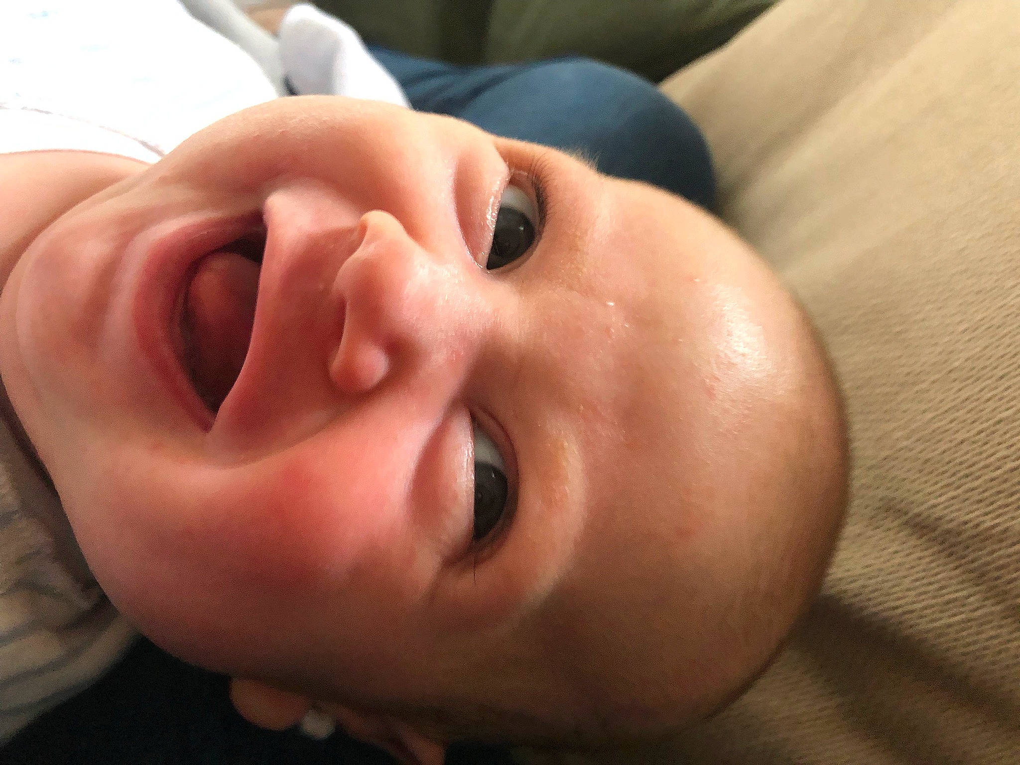 Henry participe au concours pour gagner de l'argent avec cette photo : baby, cheek, child, chin, close_up, ear, eyebrow, eyelash, facial_expression, forehead, happy, headgear, iris, lip, mouth, neck, nose, person, skin, smile