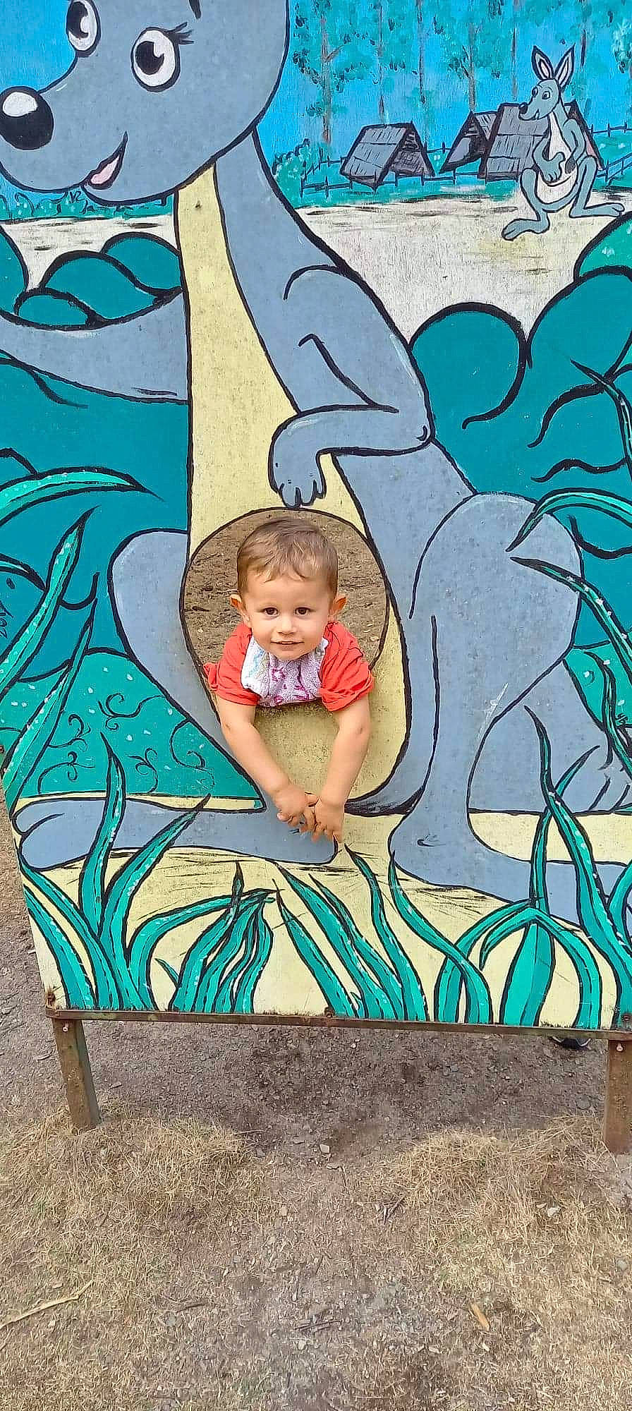 Alaric a rejoint le concours — aidez-le/la à gagner de superbes lots ! aqua, art, azure, baby, baby_toddler_clothing, blue, eye, face, fun, grass, green, happy, human_body, joy, leaf, leisure, organ, people_in_nature, person, pink