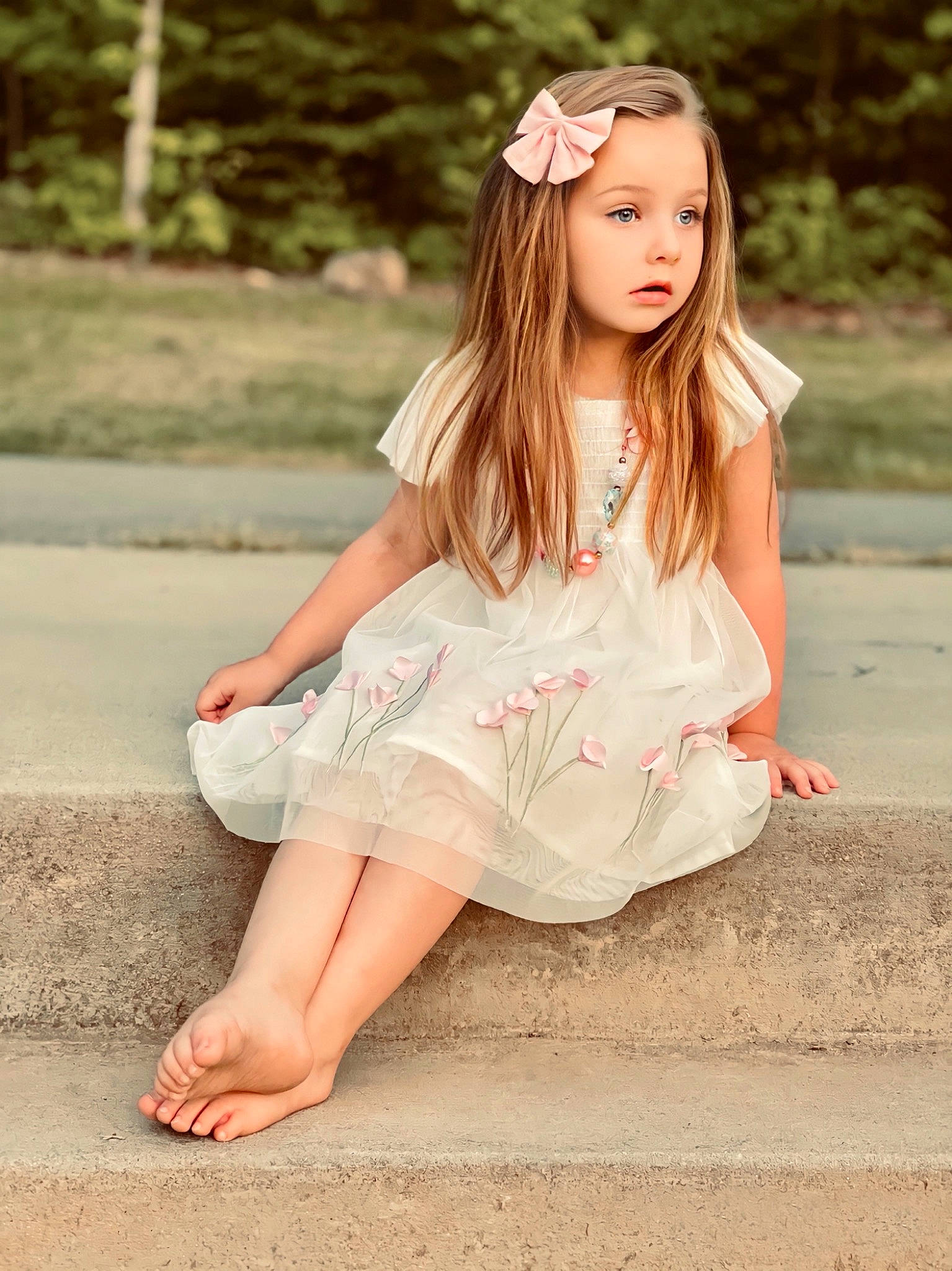 Rayley is registered to the contest to win money with this photo: arm, beauty, dress, flash_photography, grass, happy, knee, leisure, lip, people_in_nature, person, pink, plant, skin, sleeve, street_fashion, summer, t_shirt, thigh, tree