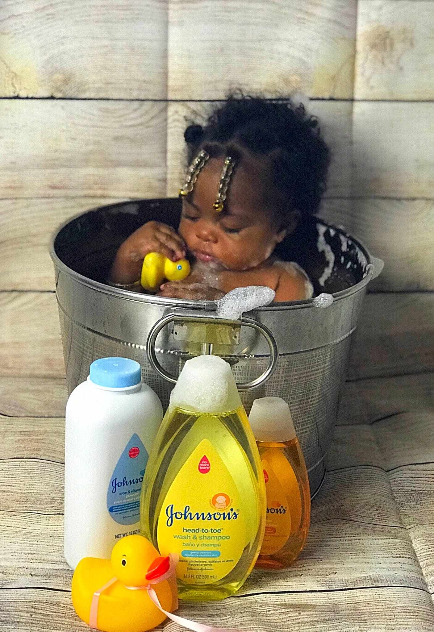 Ana Lynn is registered to the contest to win money with this photo: bathing, bottle, bowl, cooking, distilled_beverage, drink, food, fruit, glass_bottle, home_accessories, home_appliance, household_supply, ingredient, kitchen_appliance, natural_foods, person, sitting, still_life, still_life_photography, table