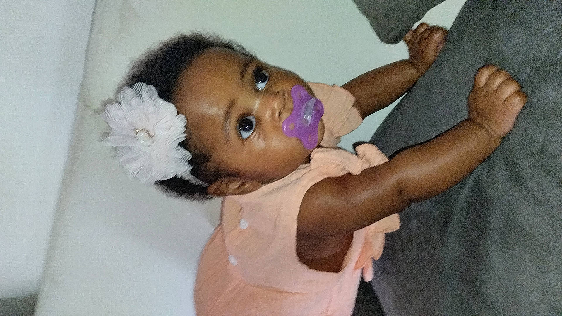 Sonjah a rejoint le concours — aidez-le/la à gagner de superbes lots ! baby, baby_toddler_clothing, bathing, cheek, chest, child, dress, eyelash, finger, gesture, happy, head, human_body, lip, nose, person, pink, shoulder, skin, textile