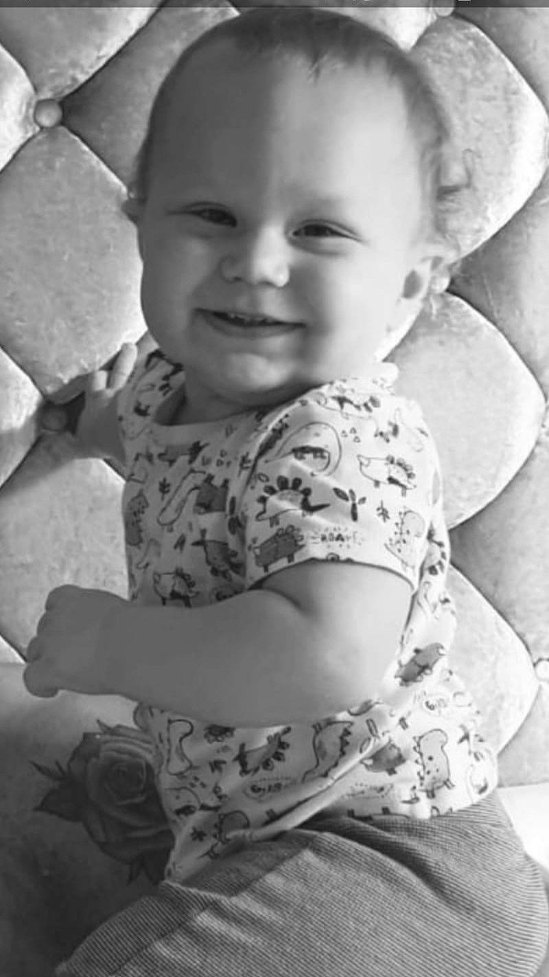 Denis is registered to the contest to win money with this photo: baby, black_and_white, cheek, child, joy, monochrome, monochrome_photography, person, photograph, photography, sitting, skin, smile, snapshot, style, toddler, white