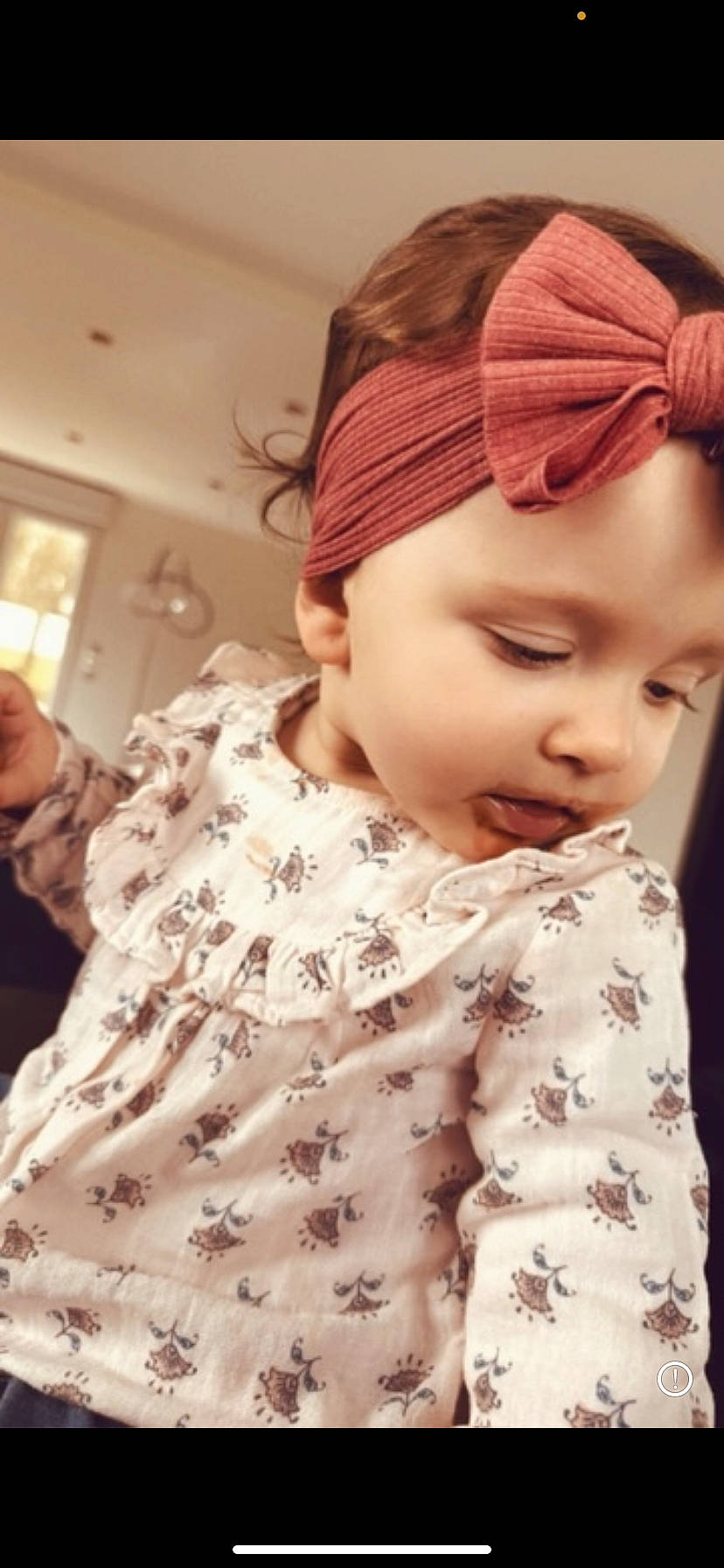 Margot a rejoint le concours — aidez-le/la à gagner de superbes lots ! baby, baby_toddler_clothing, cap, cheek, child, chin, eyebrow, eyelash, forehead, headpiece, headwear, lip, neck, nose, outerwear, pattern, person, plaid, skin, sleeve