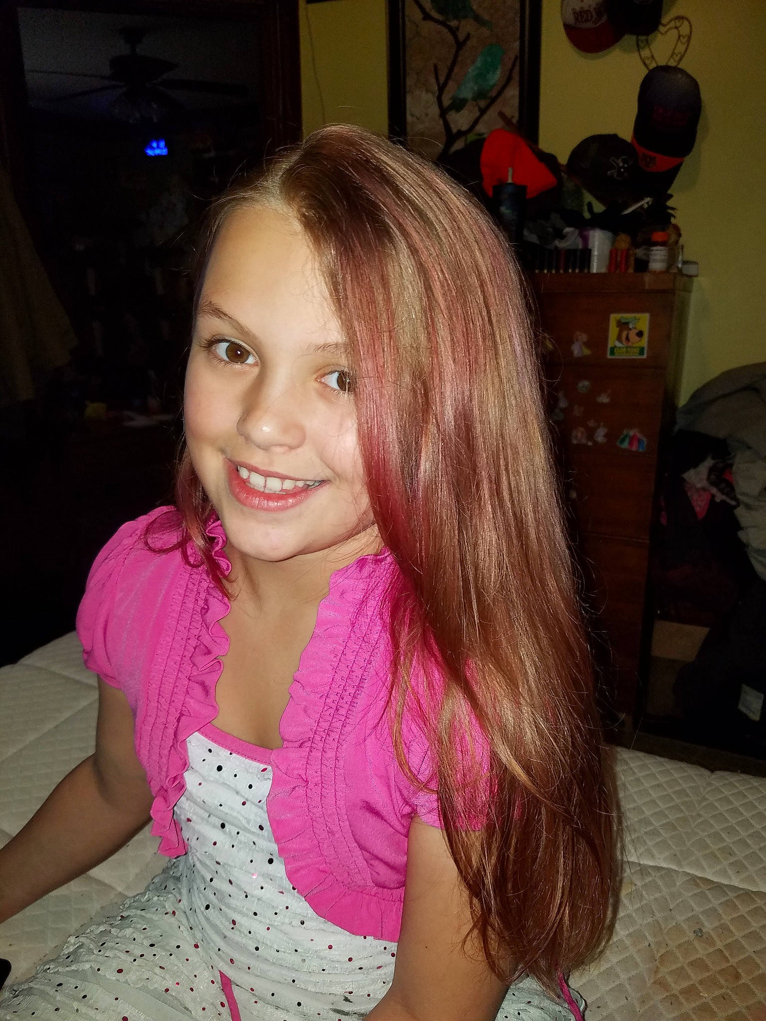 Aryana is registered to the contest to win money with this photo: beauty, black_hair, blond, brown_hair, eyebrow, face, feathered_hair, forehead, hair, hair_coloring, hairstyle, jaw, joy, layered_hair, lip, long_hair, person, pink, smile