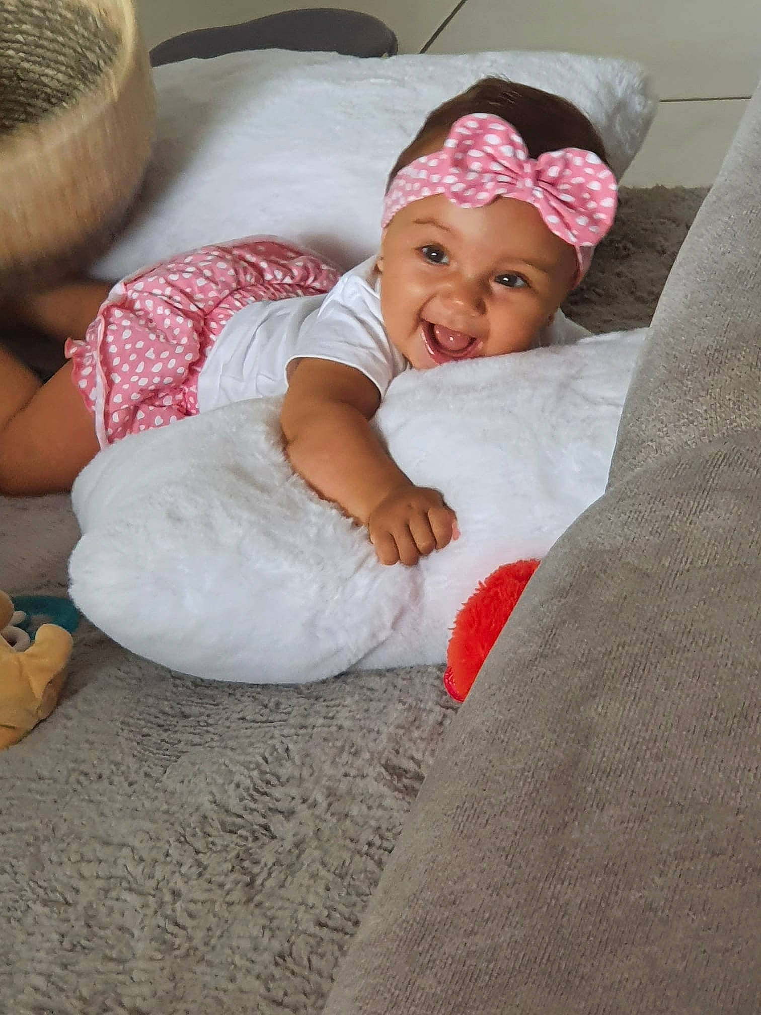 Taïna a rejoint le concours — aidez-le/la à gagner de superbes lots ! baby, baby_sleeping, baby_toddler_clothing, child, comfort, face, facial_expression, flooring, hat, headgear, headwear, human_leg, linens, person, room, skin, sleeve, smile, sock, textile