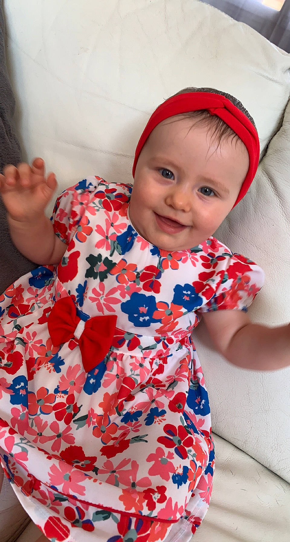 Sérèna participe au concours pour gagner de l'argent avec cette photo : arm, baby_toddler_clothing, dress, eye, face, facial_expression, hairstyle, hand, happy, head, joy, neck, orange, organ, outerwear, person, product, skin, sleeve, smile