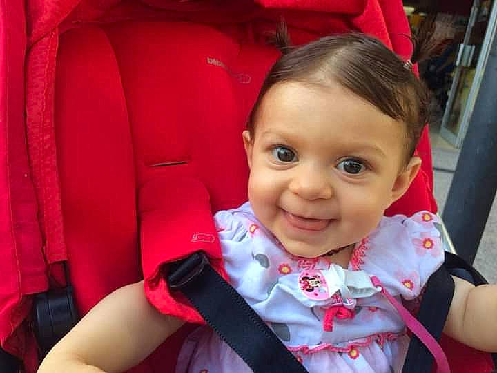 Elena participe au concours pour gagner de l'argent avec cette photo : baby, baby_toddler_clothing, beauty, car_seat, car_seat_cover, child, chin, comfort, eye, fun, happy, head_restraint, joy, lip, motor_vehicle, person, pink, red, seat_belt, smile