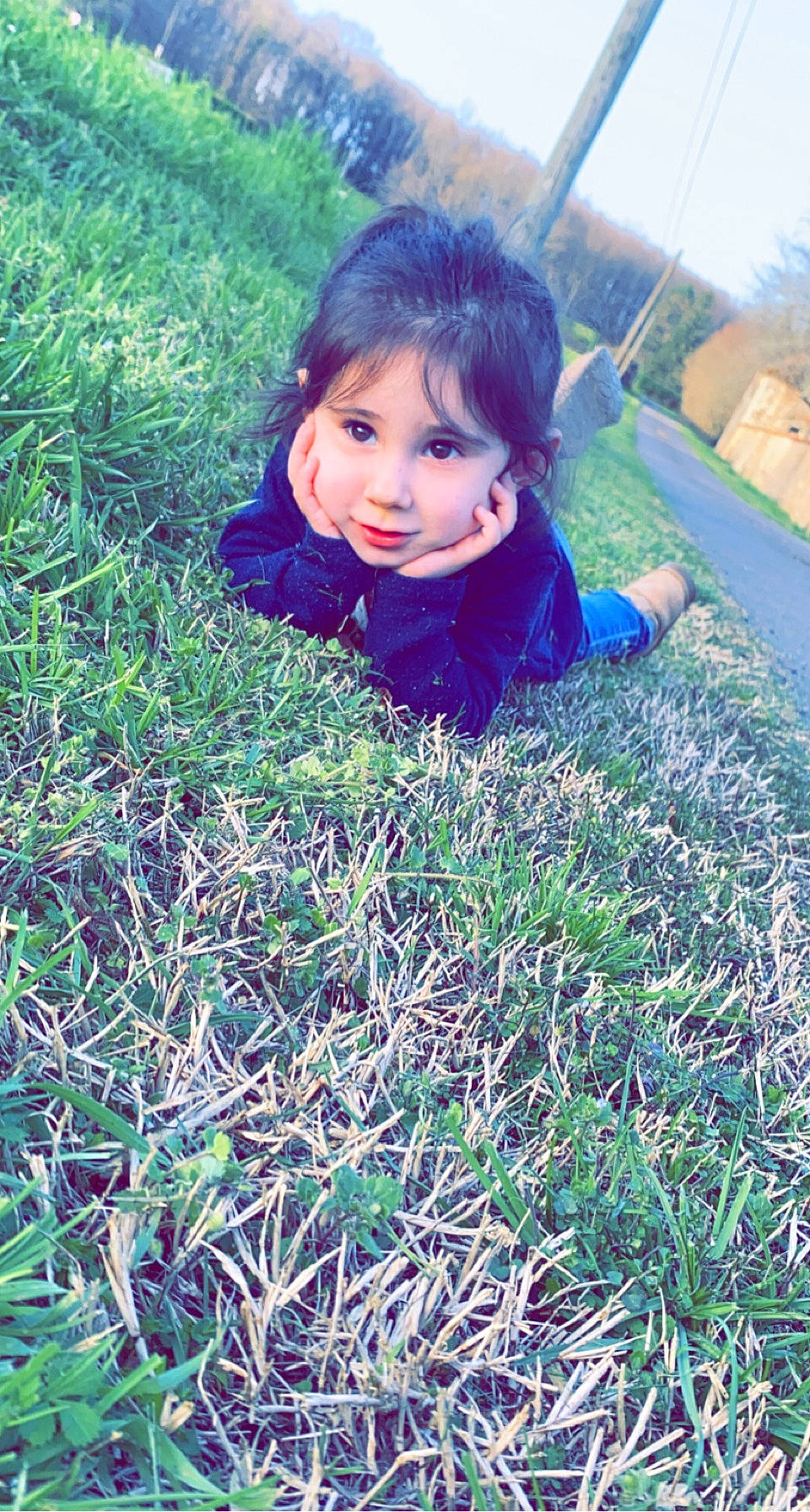 Luna participe au concours pour gagner de l'argent avec cette photo : black_hair, electric_blue, eye, flooring, grass, grass_family, grassland, groundcover, happy, lawn, leaf, meadow, people_in_nature, person, plant, soil, sunlight, tints_and_shades, toddler, tree