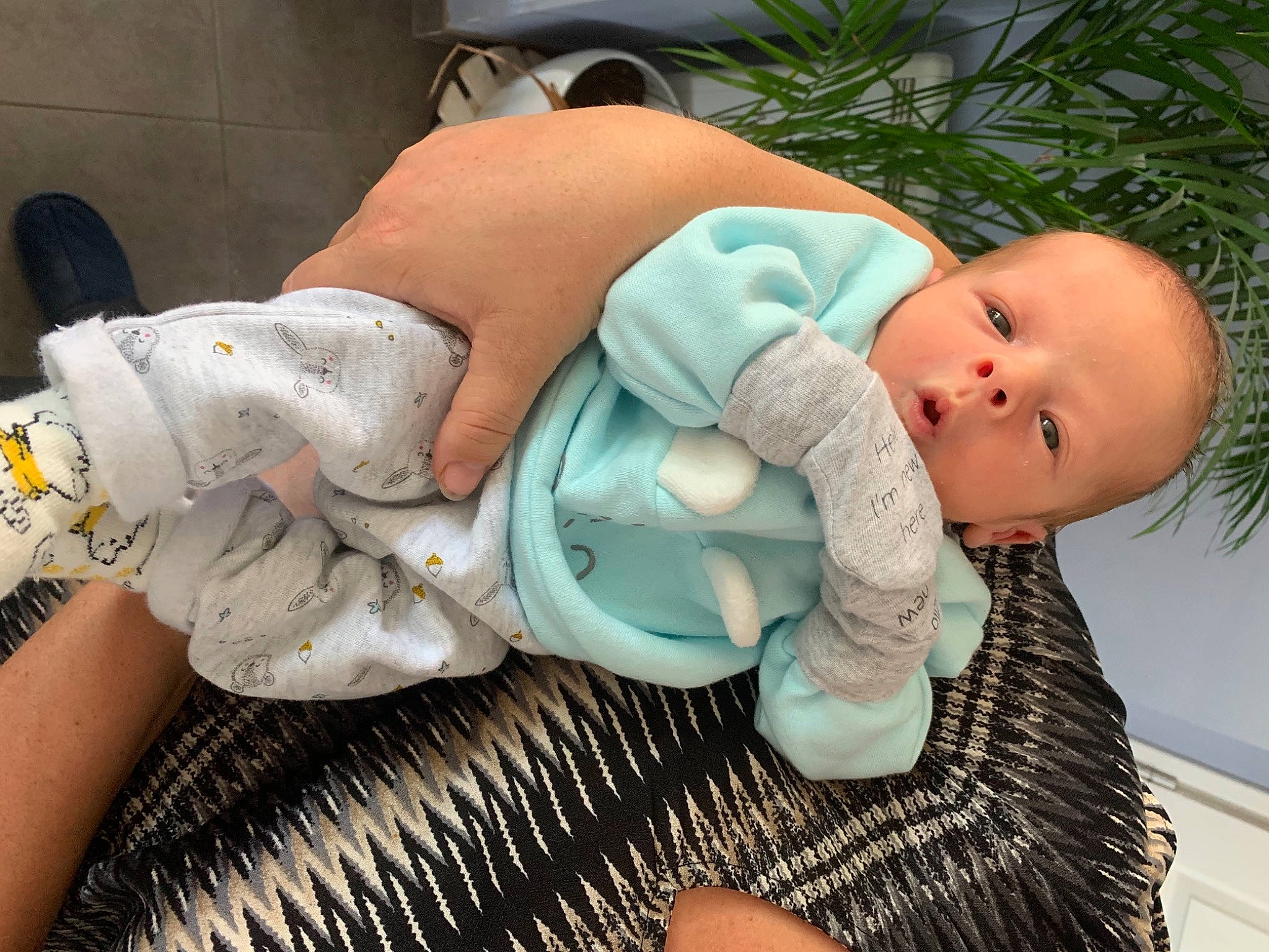 Lyham a rejoint le concours — aidez-le/la à gagner de superbes lots ! baby, baby_products, baby_sleeping, birth, child, hand, person, sleep, toddler