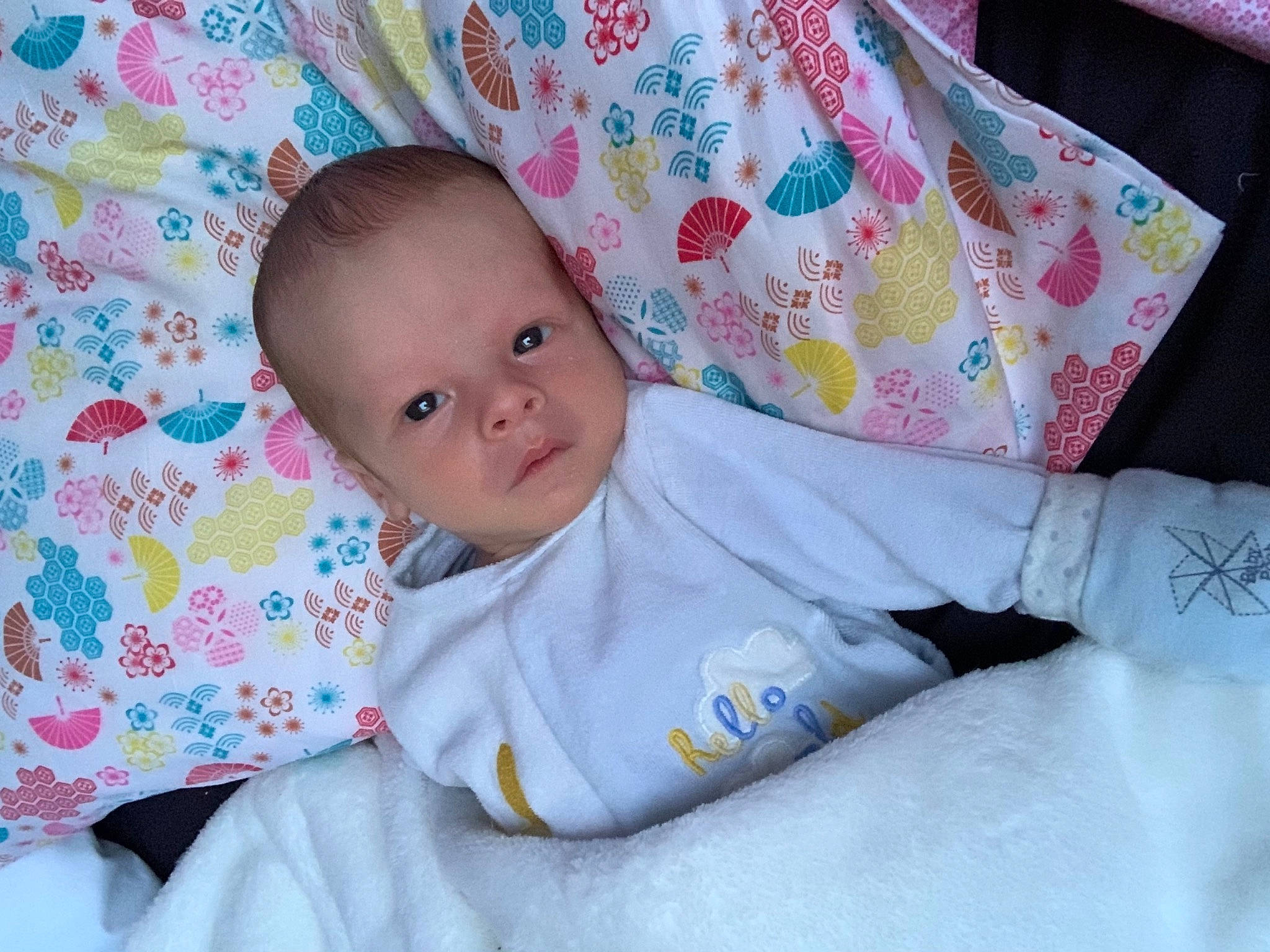 Lyham a rejoint le concours — aidez-le/la à gagner de superbes lots ! baby, blanket, child, nap_mat, person, pink, textile, toddler