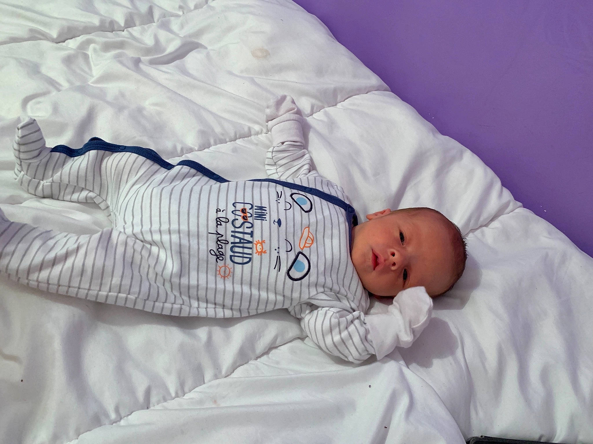Lyham participe au concours pour gagner de l'argent avec cette photo : baby, baby_sleeping, bedtime, child, comfort, nap, person, sleep, textile