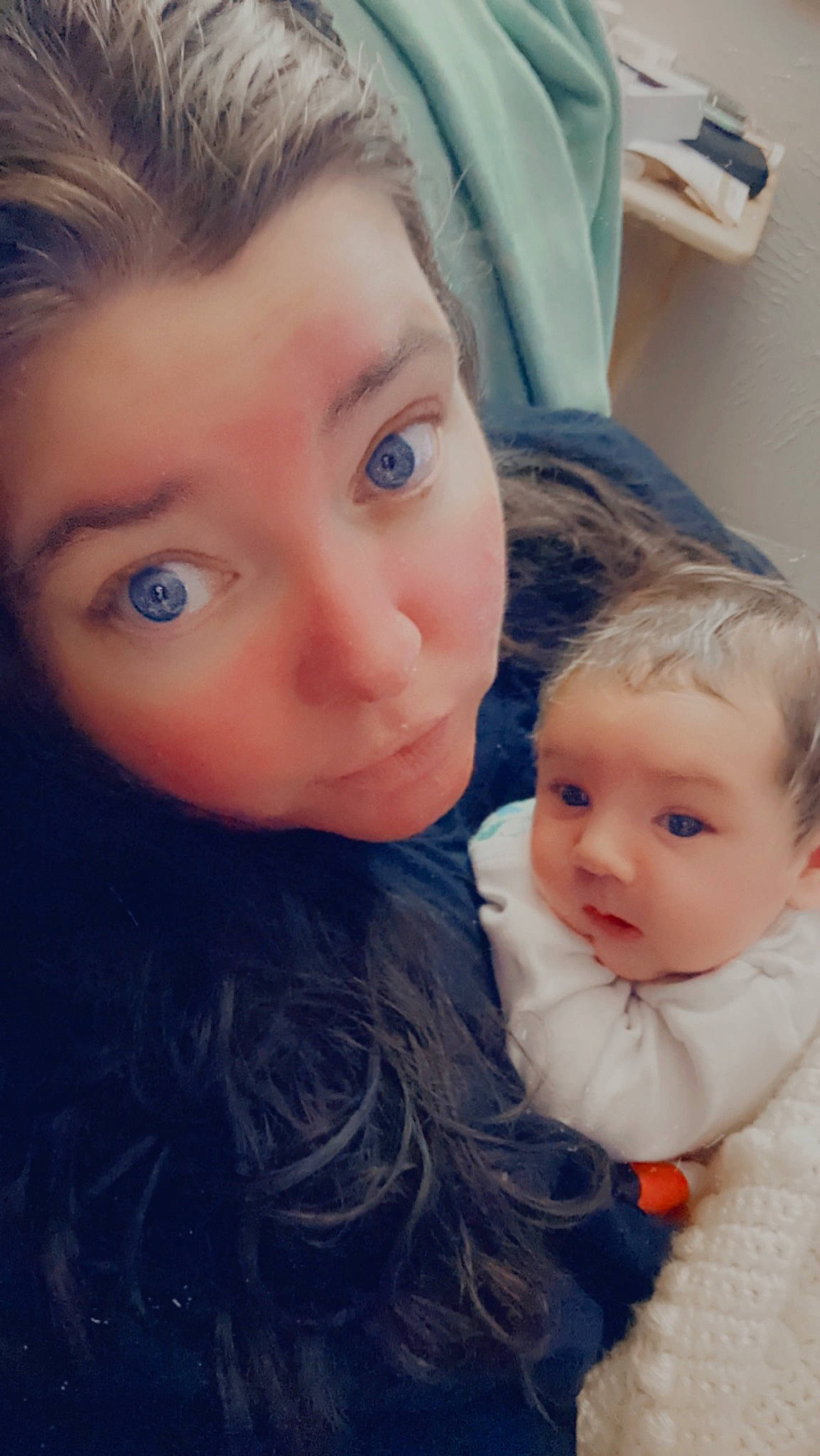 Reed is registered to the contest to win money with this photo: cheek, chin, cloud, ear, eye, eyebrow, eyelash, forehead, fun, gesture, hair, happy, human_body, iris, lip, nose, organ, person, selfie, skin