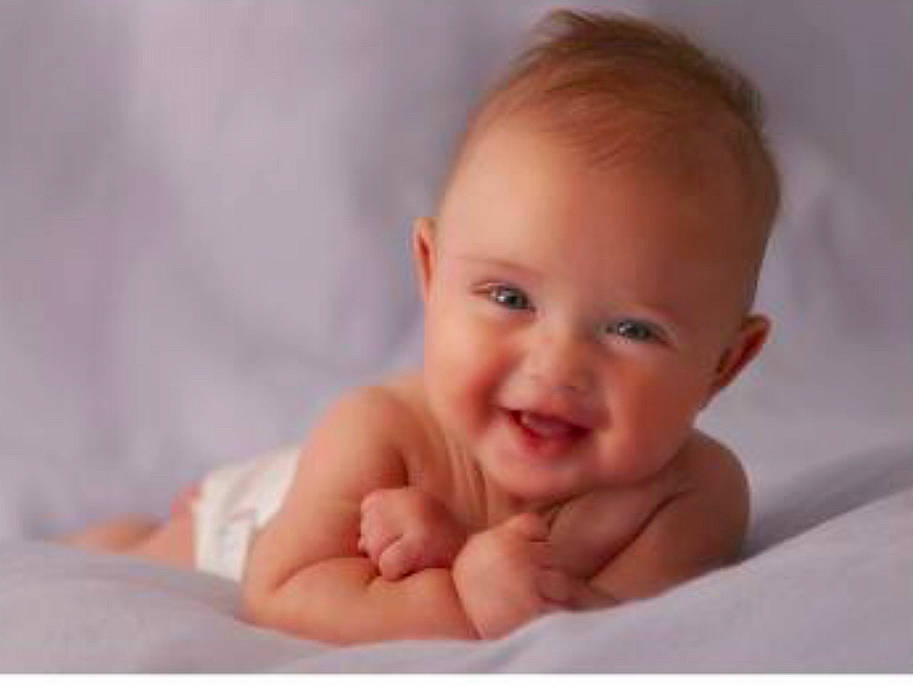 Anna a rejoint le concours — aidez-le/la à gagner de superbes lots ! arm, baby, baby_toddler_clothing, bathing, cheek, chest, comfort, eyelash, finger, gesture, hand, happy, human_body, joy, lip, nail, nose, person, smile, stomach