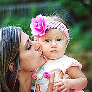 Chlo is registered to the contest to win money with this photo: