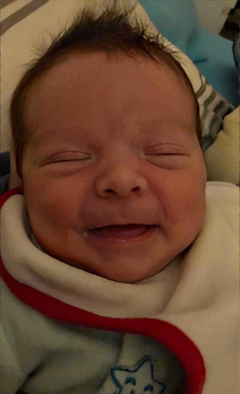 Ayden participe au concours pour gagner de l'argent avec cette photo : baby, baby_toddler_clothing, beauty, cheek, child, chin, comfort, eyebrow, facial_expression, finger, forehead, happy, iris, jaw, lip, mouth, nose, person, skin, smile