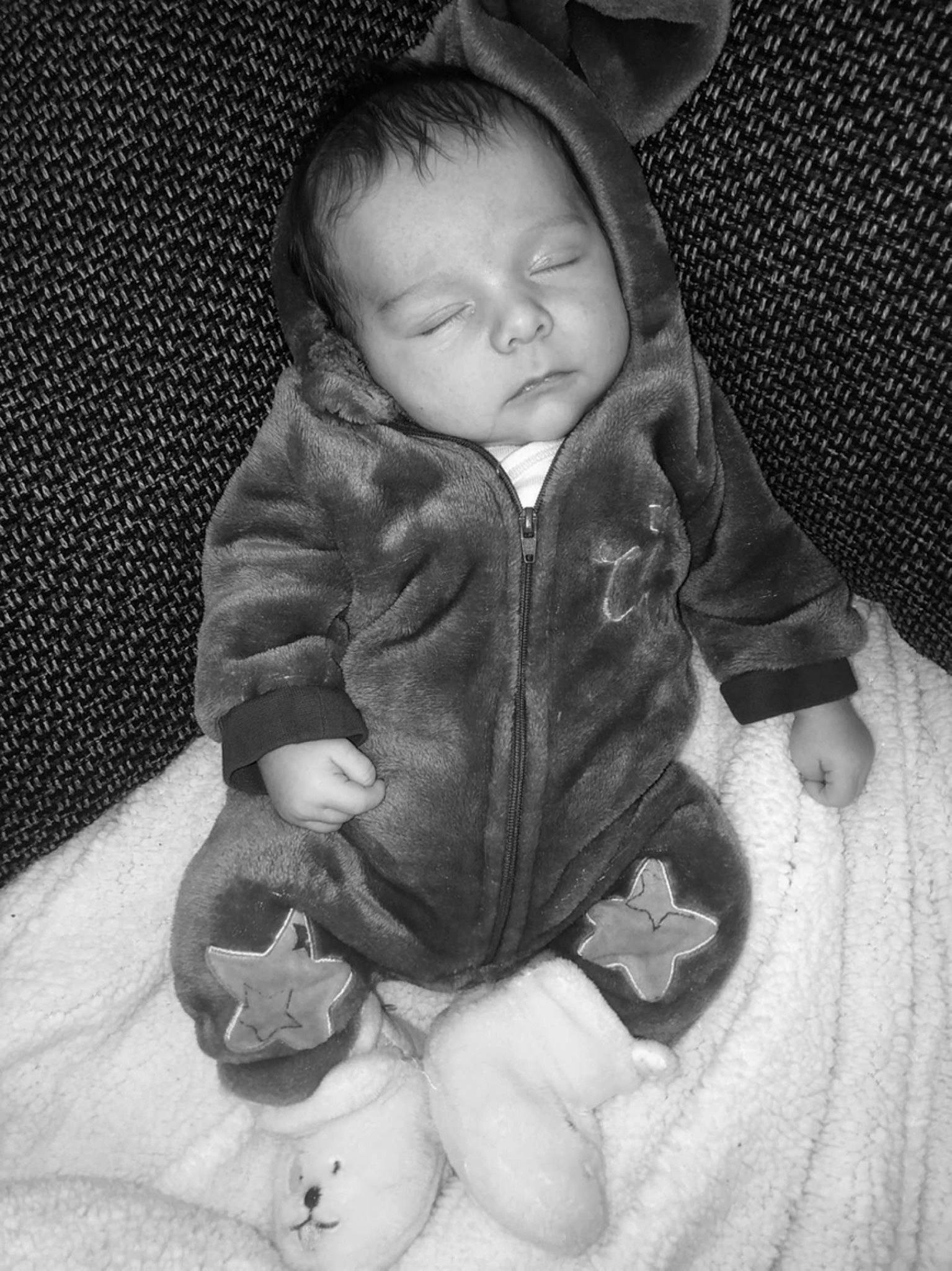 Ayden participe au concours pour gagner de l'argent avec cette photo : art, baby, baby_toddler_clothing, black_and_white, cheek, child, comfort, finger, gesture, grey, hair, human_body, jacket, leg, monochrome, monochrome_photography, nose, person, sleeve, style