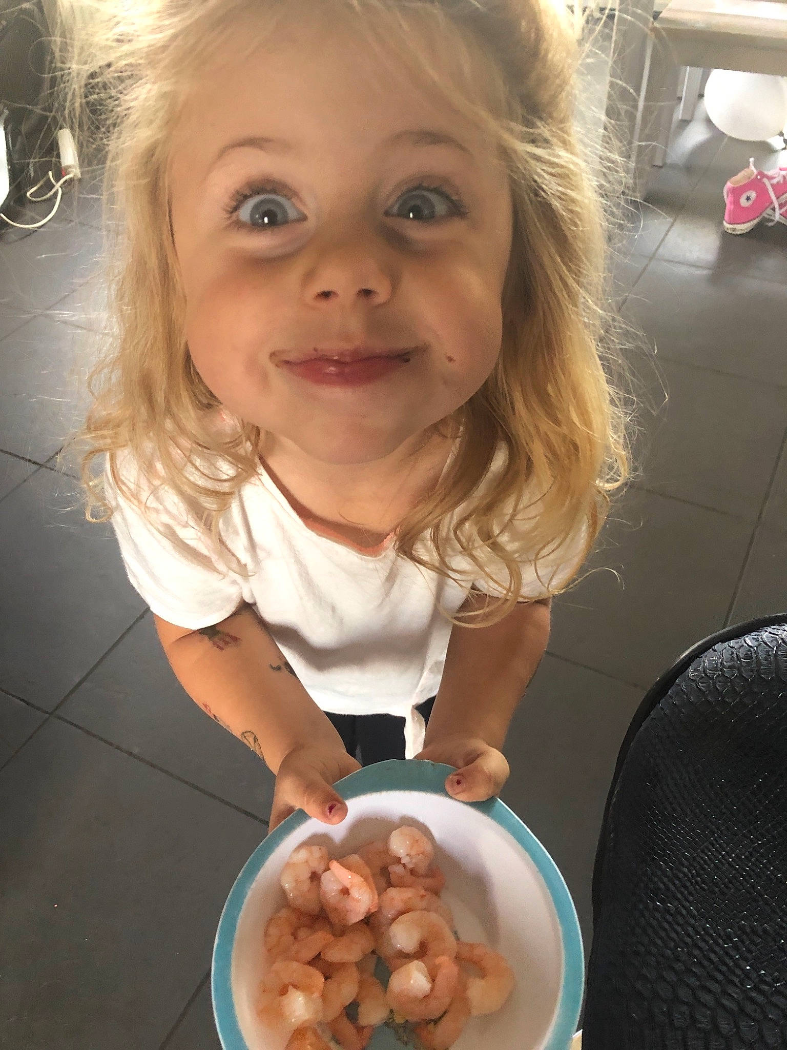 Myrtille a rejoint le concours — aidez-le/la à gagner de superbes lots ! blond, child, comfort_food, cuisine, dish, eating, food, person, smile