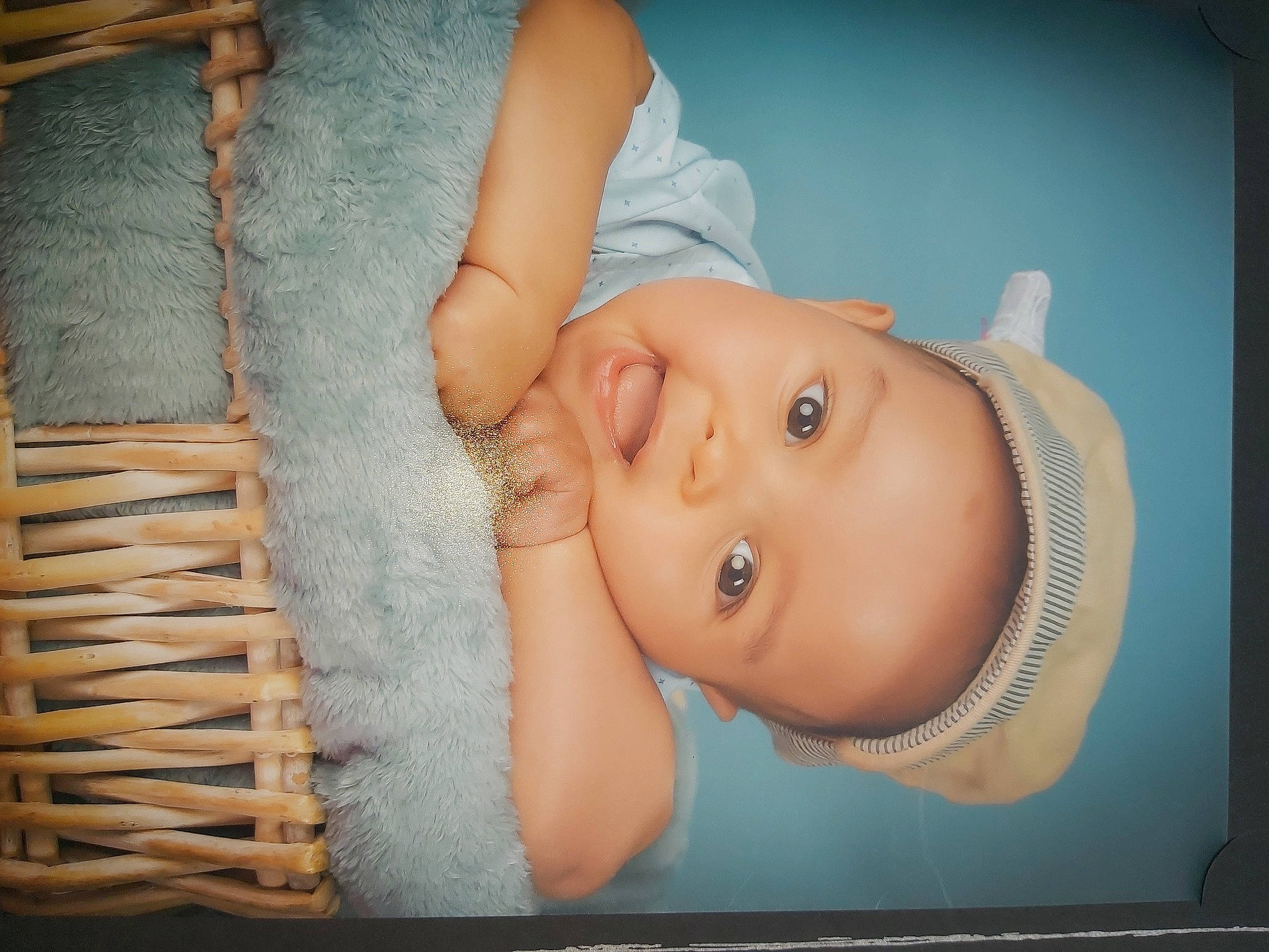 Enzo participe au concours pour gagner de l'argent avec cette photo : baby, baby_toddler_clothing, cheek, chin, ear, eye, eyebrow, eyelash, face, happy, head, headwear, human, iris, lip, mouth, nose, person, skin, smile