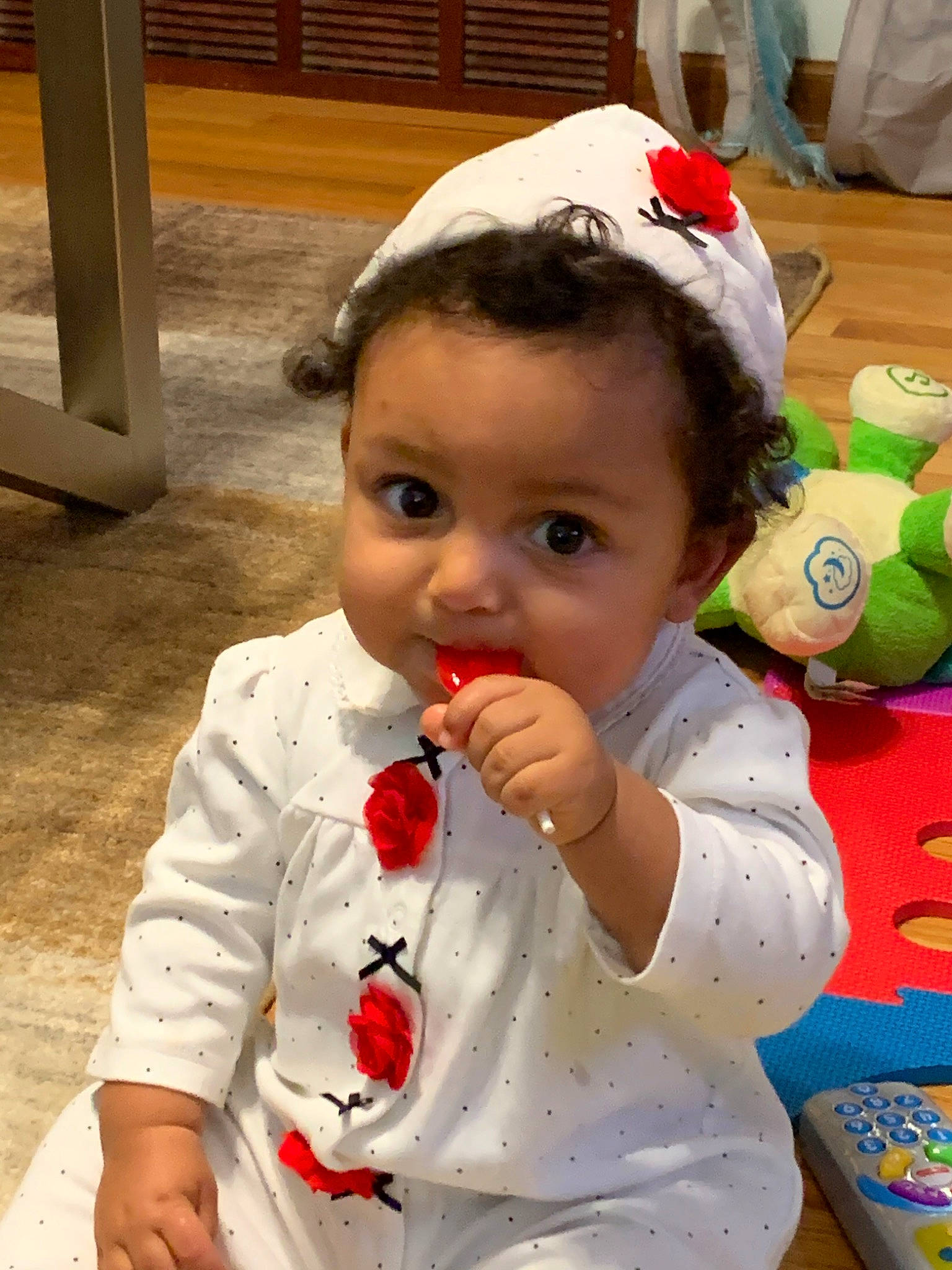 Téo is registered to the contest to win money with this photo: baby, child, person, toddler