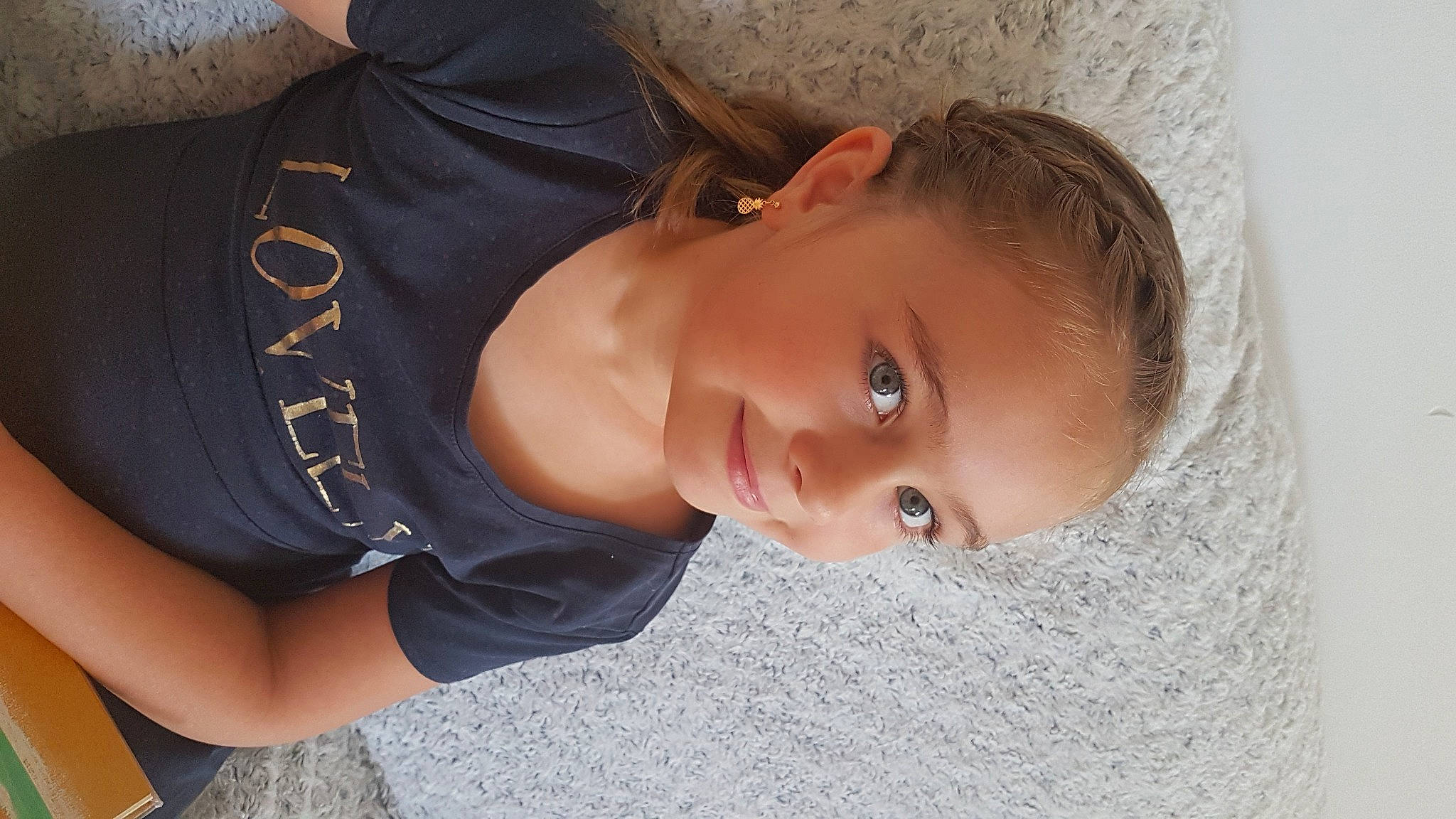 Diana a rejoint le concours — aidez-le/la à gagner de superbes lots ! cheek, chin, cool, eyebrow, eyelash, forehead, hairstyle, jaw, joy, lip, nose, person, portrait, portrait_photography, temple, throat