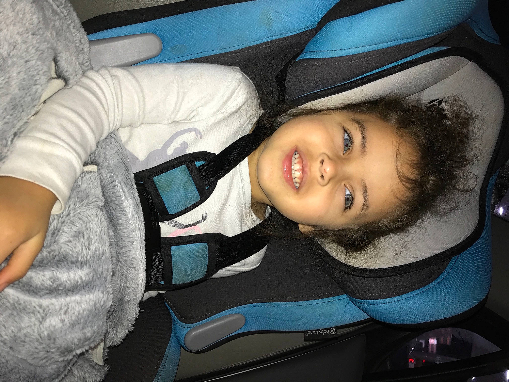 Deanna is registered to the contest to win money with this photo: communication_device, cool, electric_blue, eyelash, gadget, joy, mobile_phone, person, portable_communications_device, selfie, technology, telephony