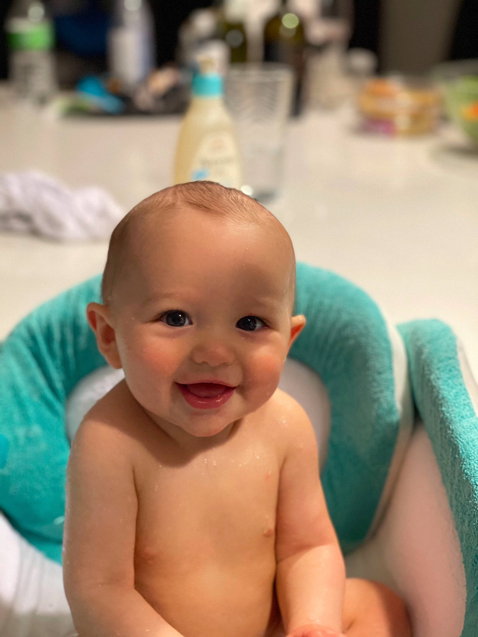 Julien is registered to the contest to win money with this photo: arm, baby, baby_bathing, bathing, cheek, ear, eye, eyebrow, forehead, happy, human_body, iris, joint, joy, lip, mouth, muscle, neck, nose, person