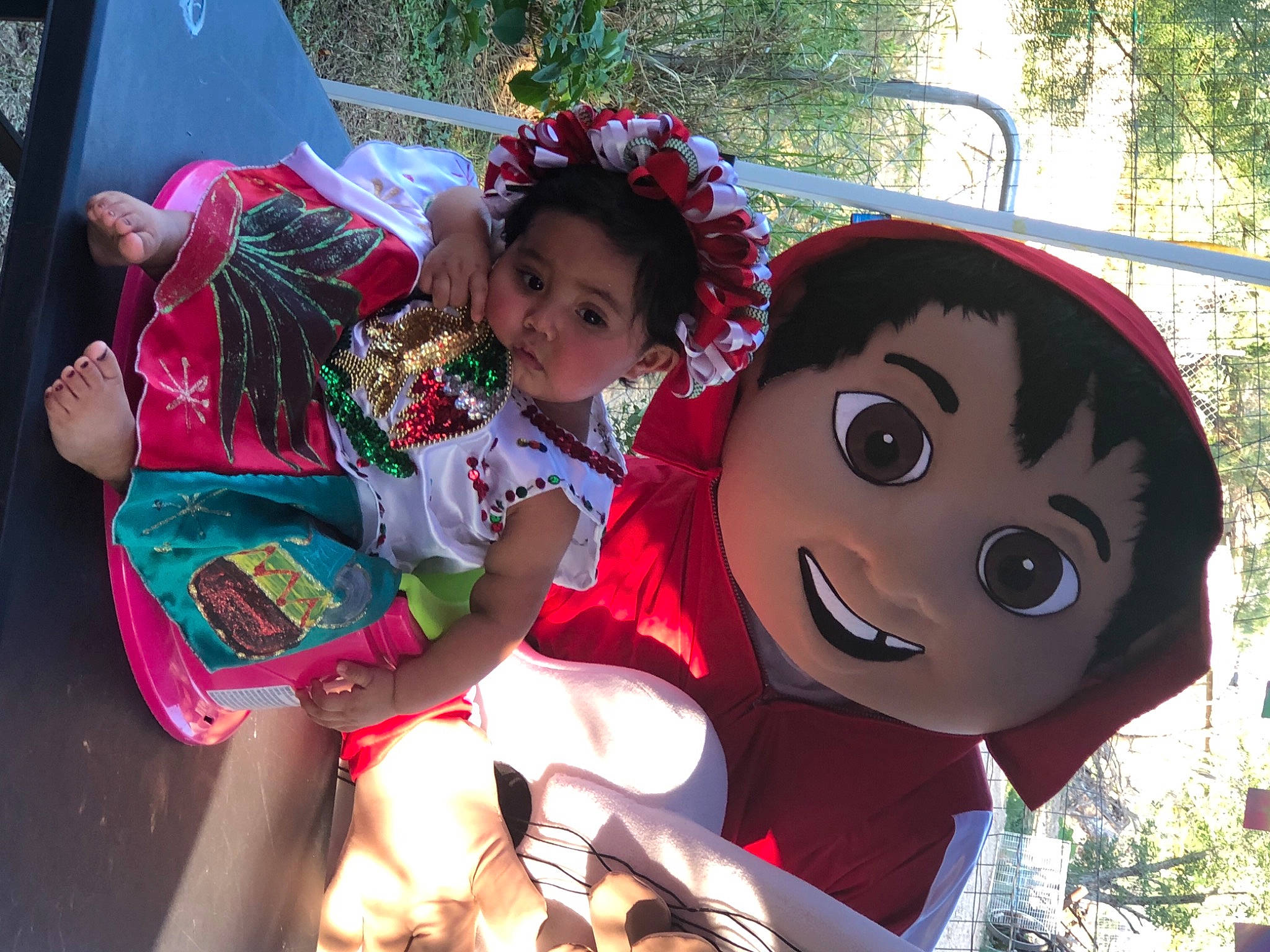 Galilea is registered to the contest to win money with this photo: child, fun, person, plant, recreation, smile, tree, vacation