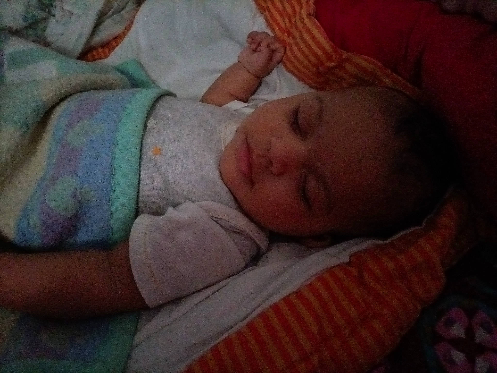 Kenaï participe au concours pour gagner de l'argent avec cette photo : baby, baby_products, baby_sleeping, baby_toddler_clothing, bedtime, cheek, child, chin, comfort, hat, linens, nap, nose, pattern, person, room, skin, sleep, sleeve, toddler