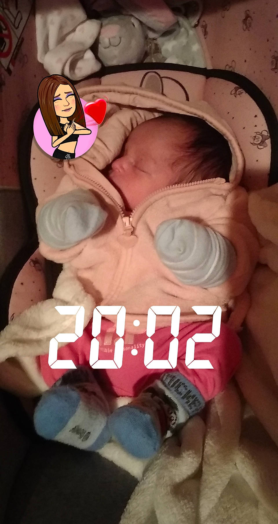 Vayana a rejoint le concours — aidez-le/la à gagner de superbes lots ! baby, baby_products, baby_sleeping, baby_toddler_clothing, cheek, child, comfort, eyelash, finger, flesh, fun, happy, linens, mouth, nail, peach, person, pink, skin, thumb