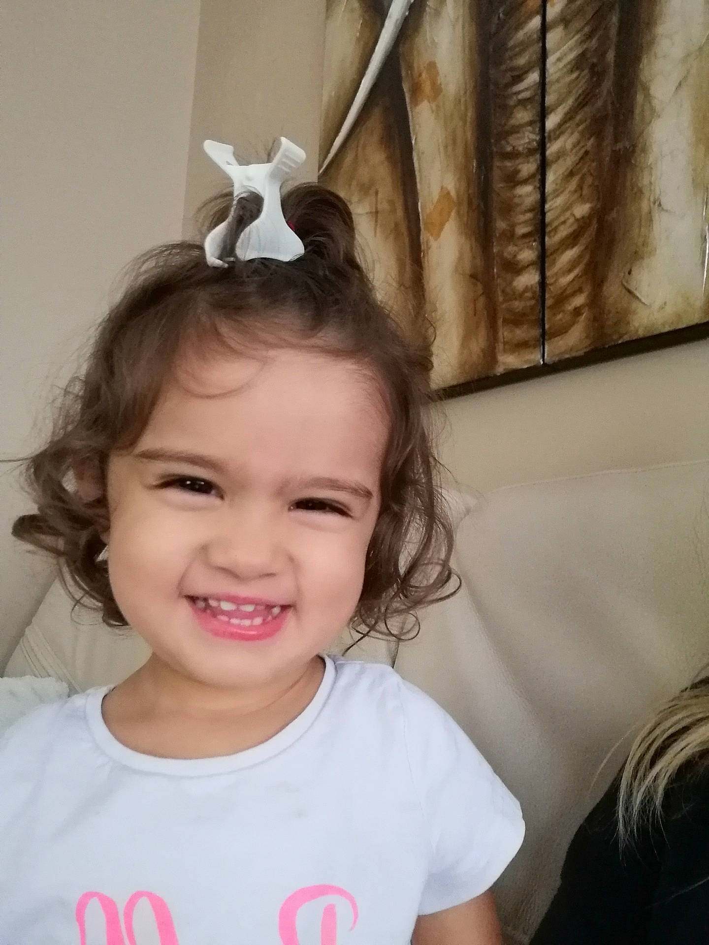 Sana a rejoint le concours — aidez-le/la à gagner de superbes lots ! child, ear, face, fashion_accessory, hair, hair_accessory, hairstyle, happy, head, headband, headgear, headpiece, joy, neck, organ, person, skin, smile, toddler