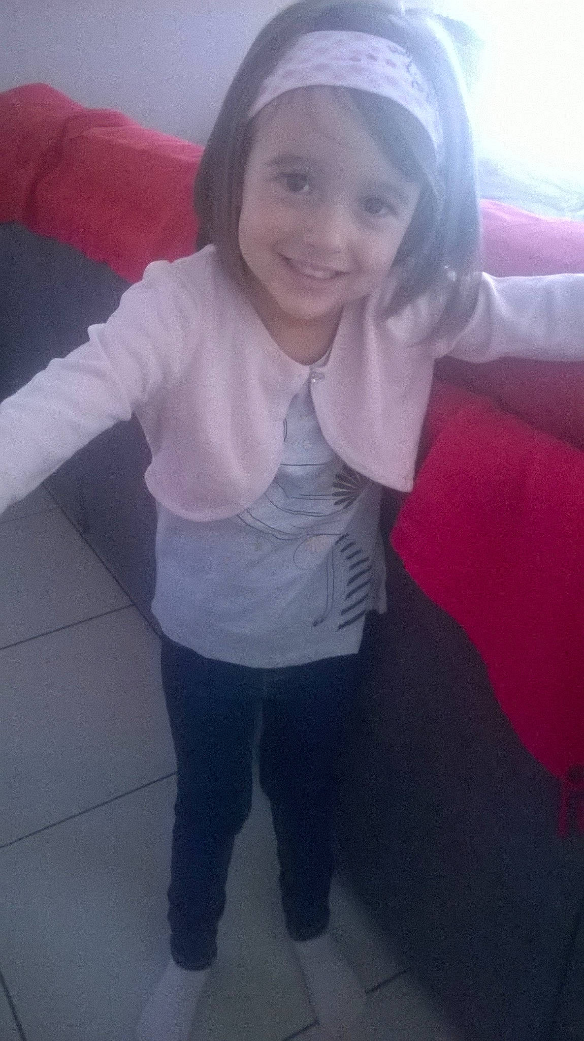 Chloé participe au concours pour gagner de l'argent avec cette photo : beauty, blond, child, clothing, day, eye, fun, girl, hair, head, headgear, human_hair_color, joy, person, pink, product, purple, shoulder, skin, snapshot