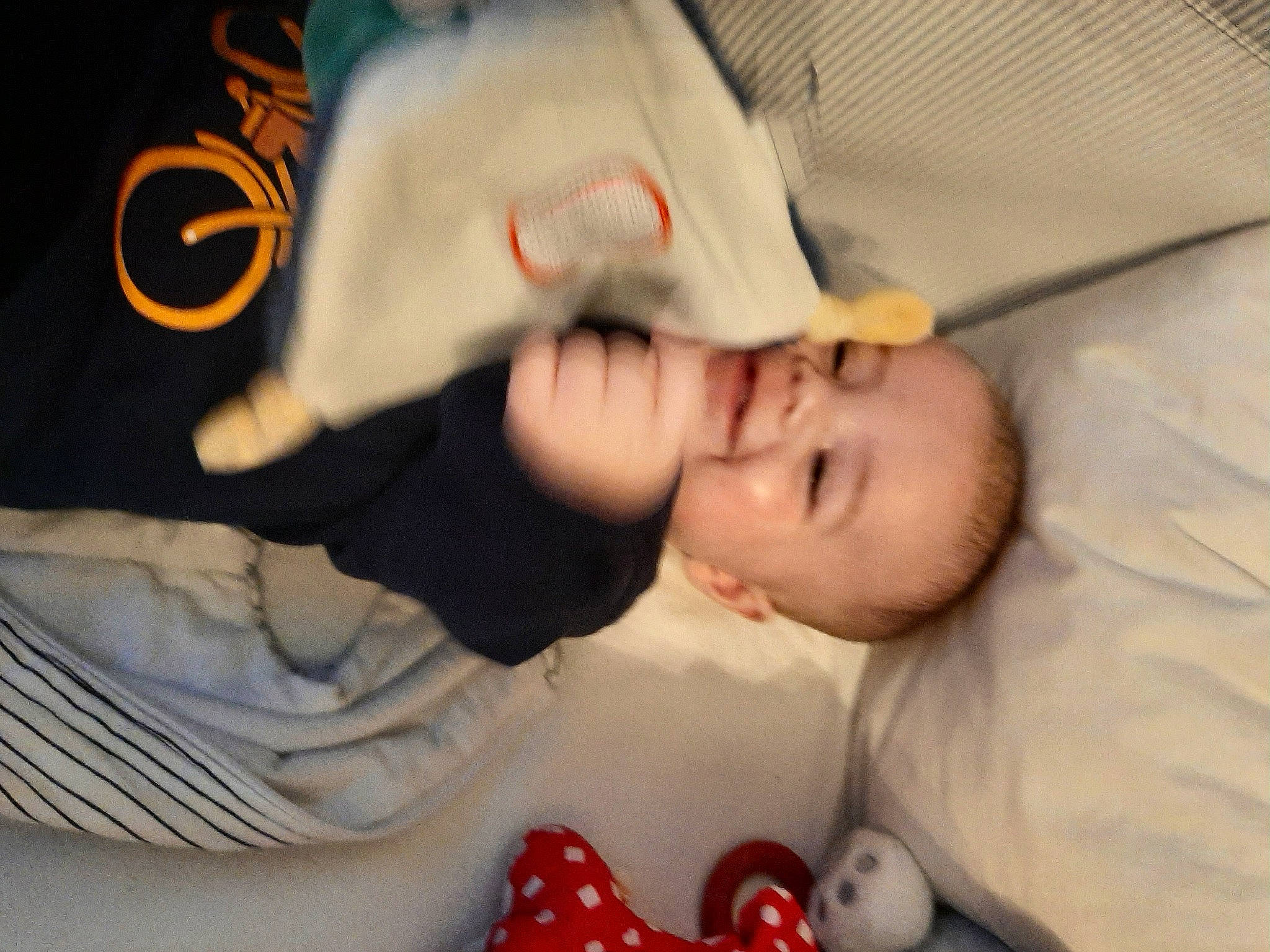 Jules participe au concours pour gagner de l'argent avec cette photo : baby, baby_products, baby_safety, baby_sleeping, baby_toddler_clothing, bedtime, carmine, cheek, child, comfort, linens, nap, nose, person, room, skin, sleep, textile, toddler