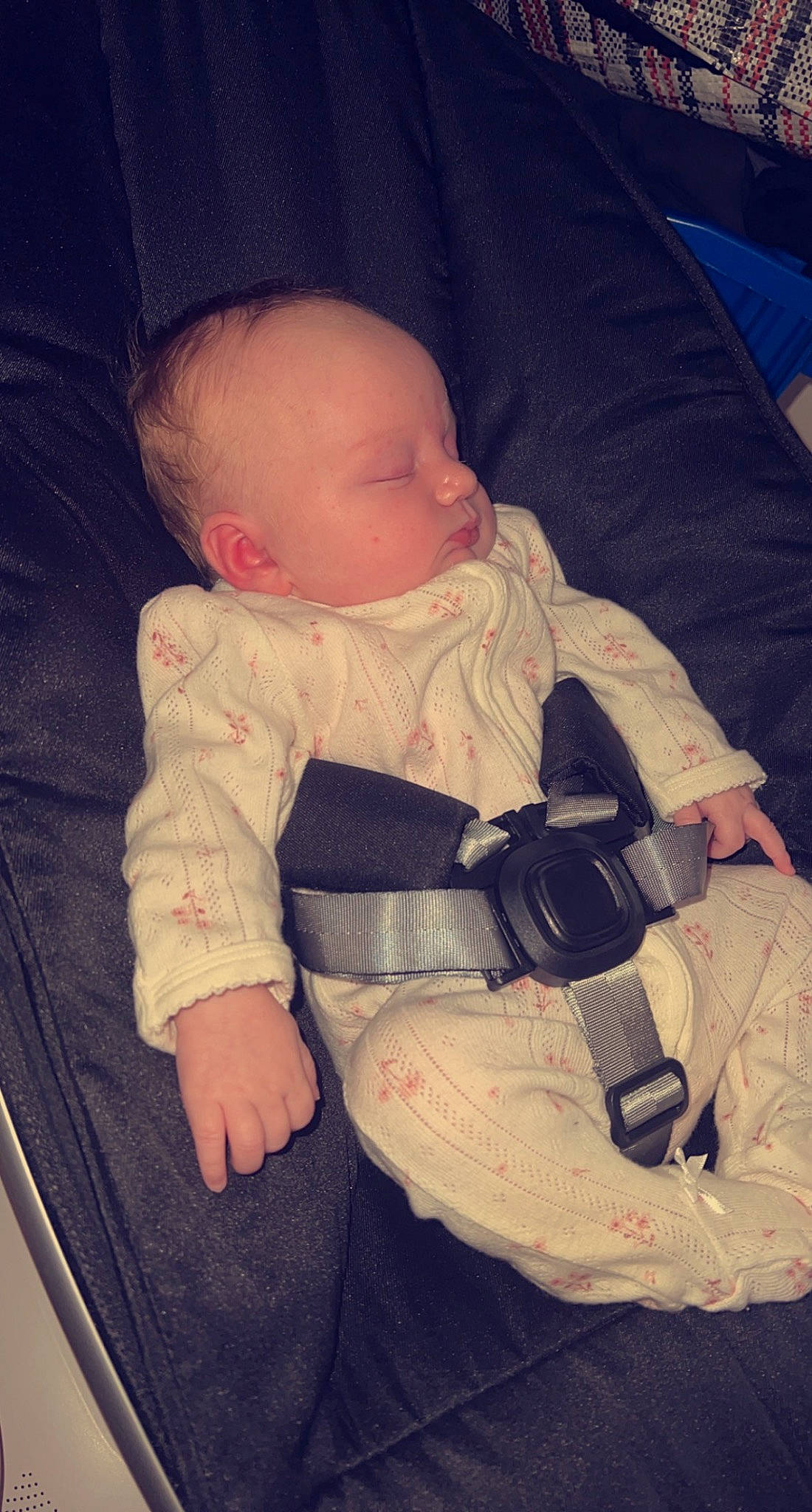 Arabella is registered to the contest to win money with this photo: baby, baby_toddler_clothing, camera, camera_lens, cheek, comfort, cool, finger, hairstyle, hand, human_body, iris, leg, organ, person, product, reflex_camera, skin, sleeve, thumb