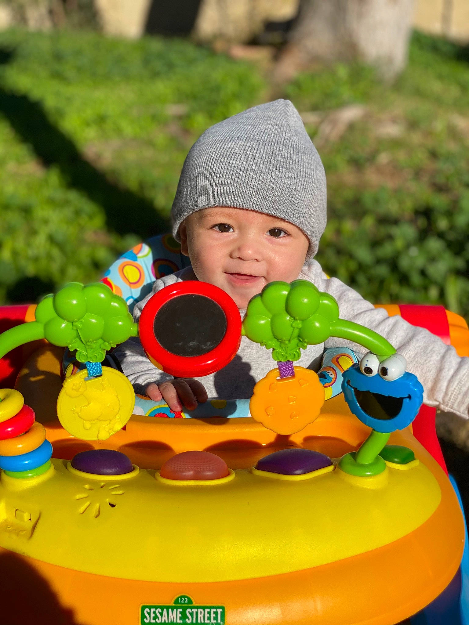 Colt is registered to the contest to win money with this photo: baby, baby_toddler_clothing, birthday_cake, cake, cake_decorating_supply, child, dessert, event, food, fun, grass, happy, headwear, leisure, nature, person, plant, recreation, sugar_cake, sweetness