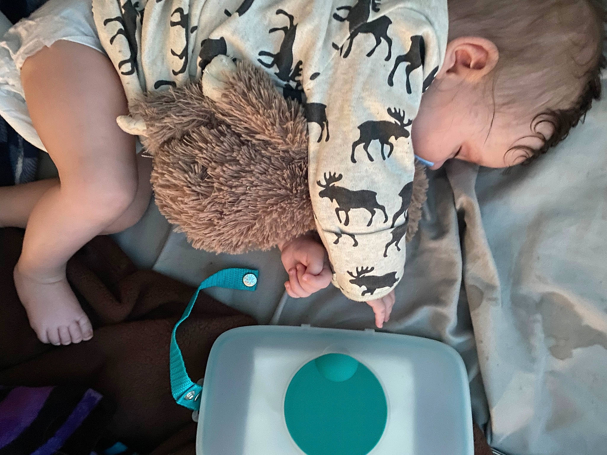 Finan joined the competition — help win amazing prizes! audio_equipment, baby, baby_toddler_clothing, child, comfort, design, finger, fun, gadget, green, happy, linens, organ, pattern, person, room, sitting, sleeve, snapshot, t_shirt