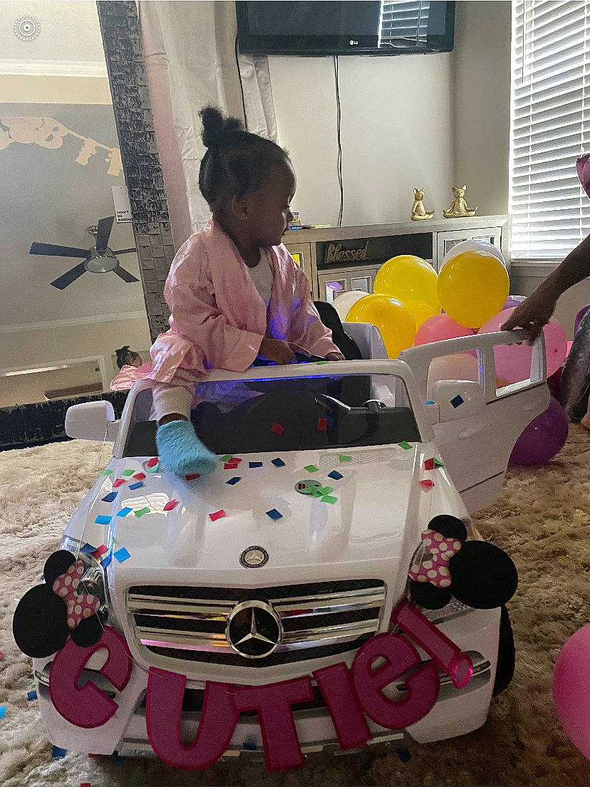 Makana joined the competition — help win amazing prizes! automotive_design, automotive_exterior, automotive_lighting, bag, bumper, child, classic_car, event, fun, headlamp, hood, machine, motor_vehicle, person, photograph, recreation, rim, t_shirt, toy, toy_vehicle