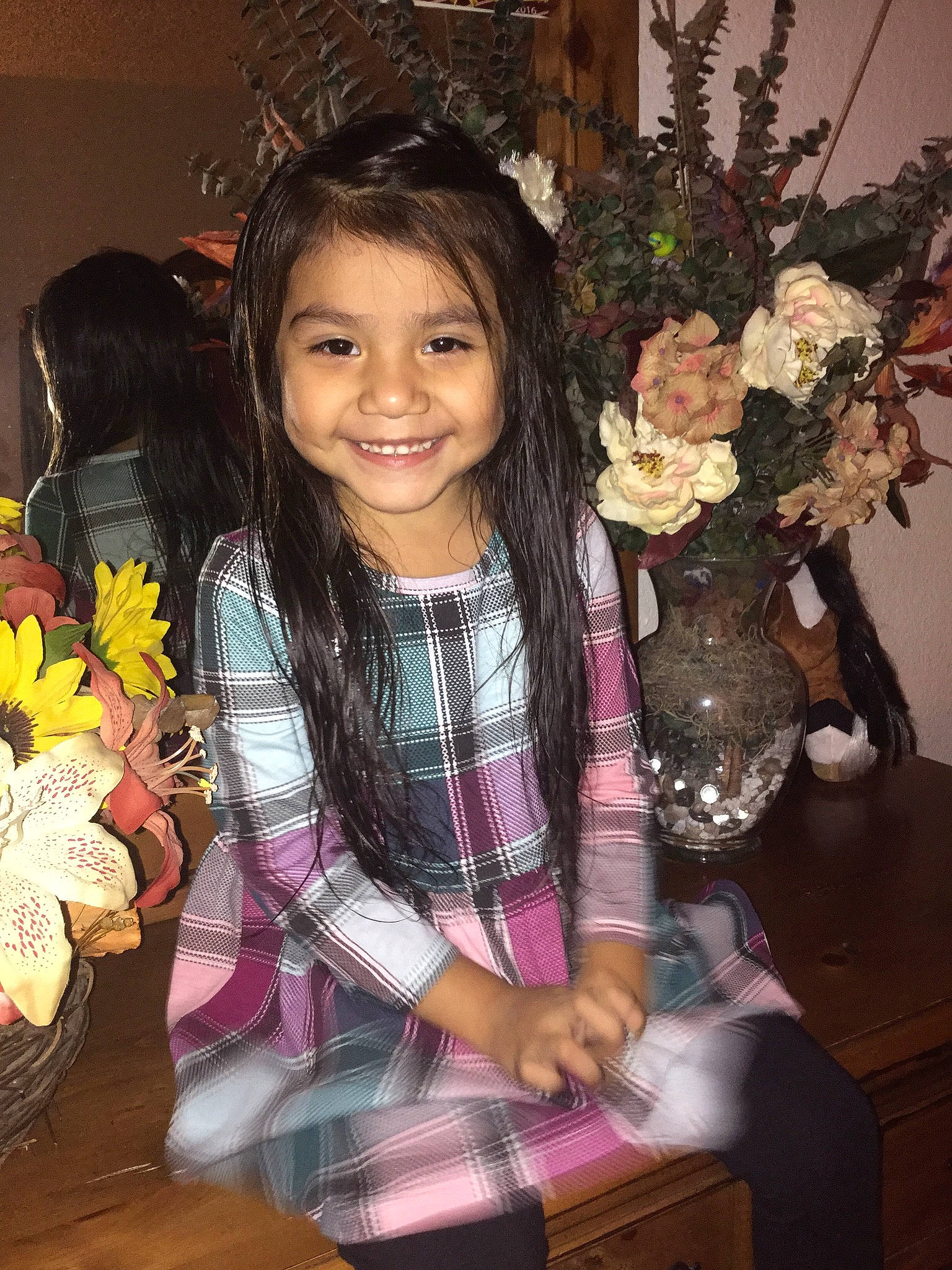 Lucia is registered to the contest to win money with this photo: art, artificial_flower, bouquet, cut_flowers, floral_design, floristry, flower, flower_arranging, joy, person, plant, smile