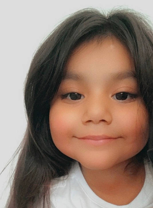 Lucia is registered to the contest to win money with this photo: beauty, black_hair, cheek, child, child_model, chin, close_up, eye, eyebrow, face, facial_expression, forehead, hair, hairstyle, head, joy, lip, long_hair, nose, person