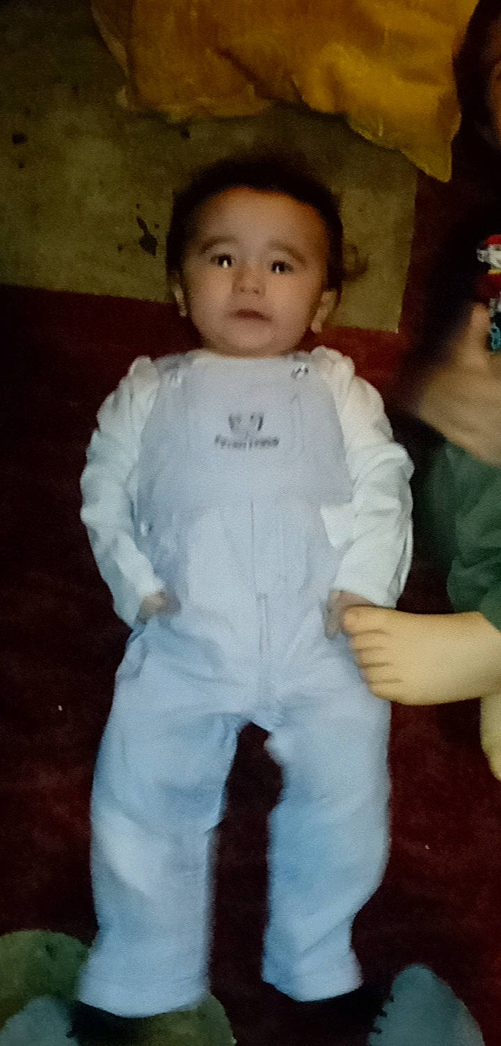 Ertugrul participe au concours pour gagner de l'argent avec cette photo : art, baby_products, baby_toddler_clothing, cheek, chest, eye, eyebrow, face, flooring, gesture, hair, happy, human_body, iris, neck, nose, person, sleeve, thumb, toddler